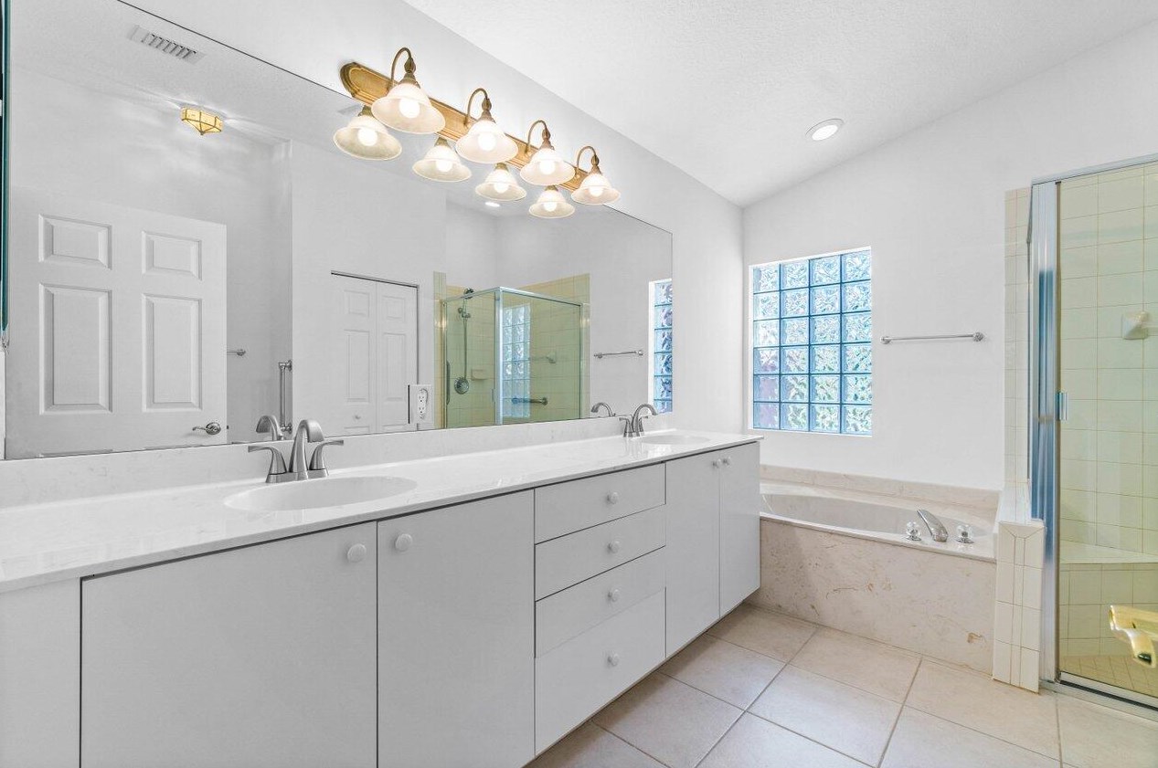 5109 Corbel Lk Way, Boynton Beach FL 33437-1696 exterior