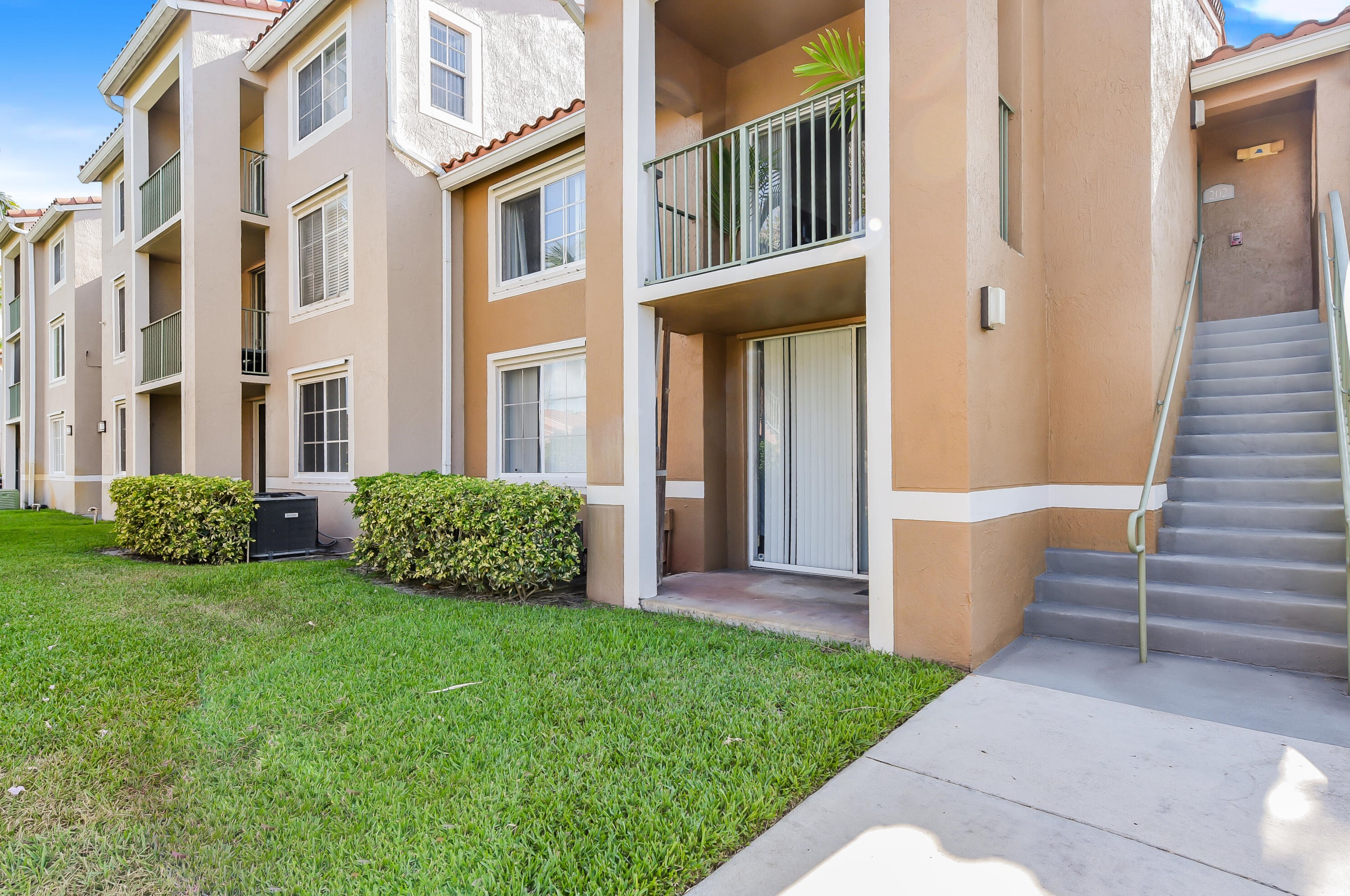 7896 Sonoma Springs Cir, Lake Worth FL  33463-7927 exterior