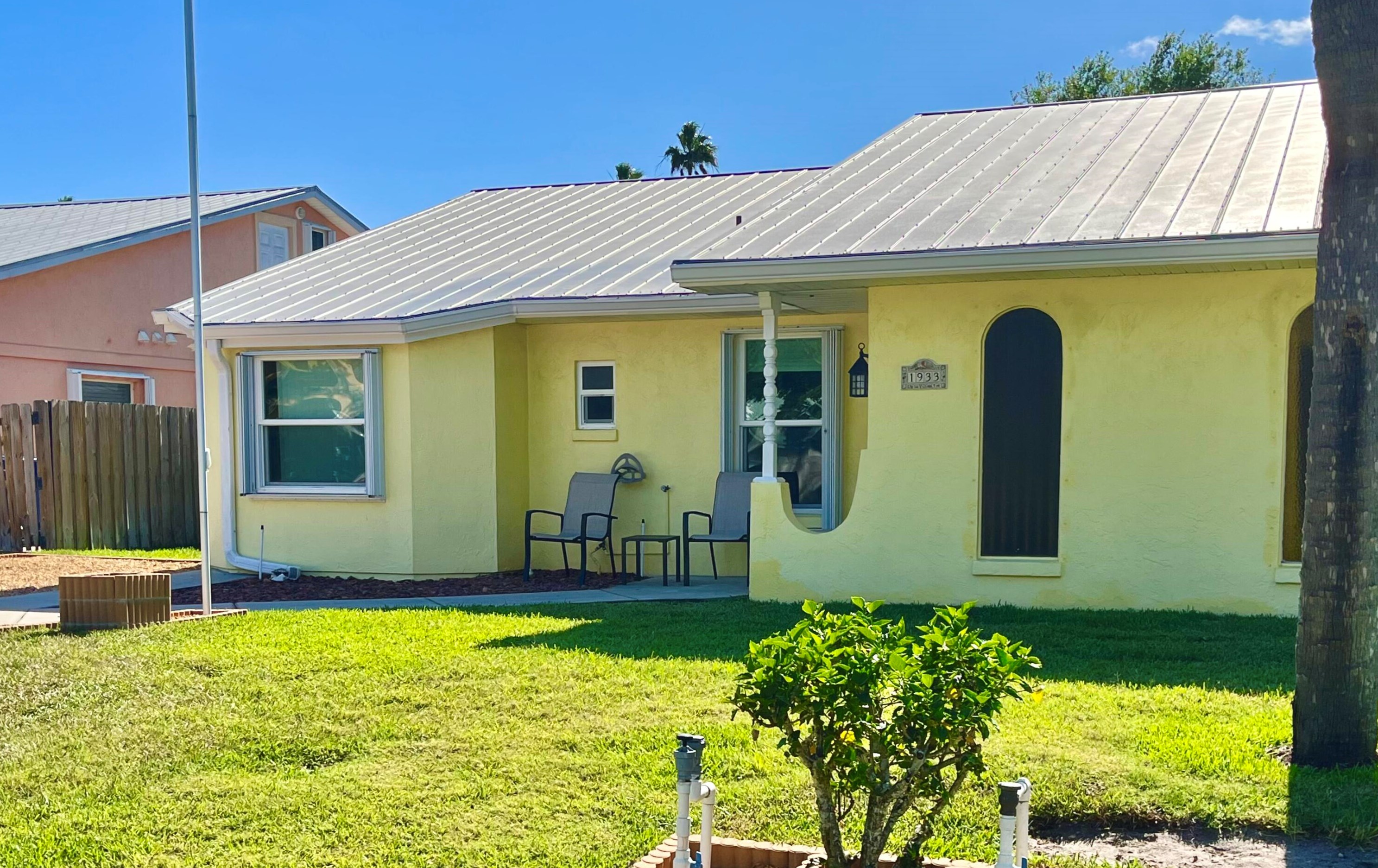 1933 Robalo Dr, Vero Beach FL  32960-5240 exterior