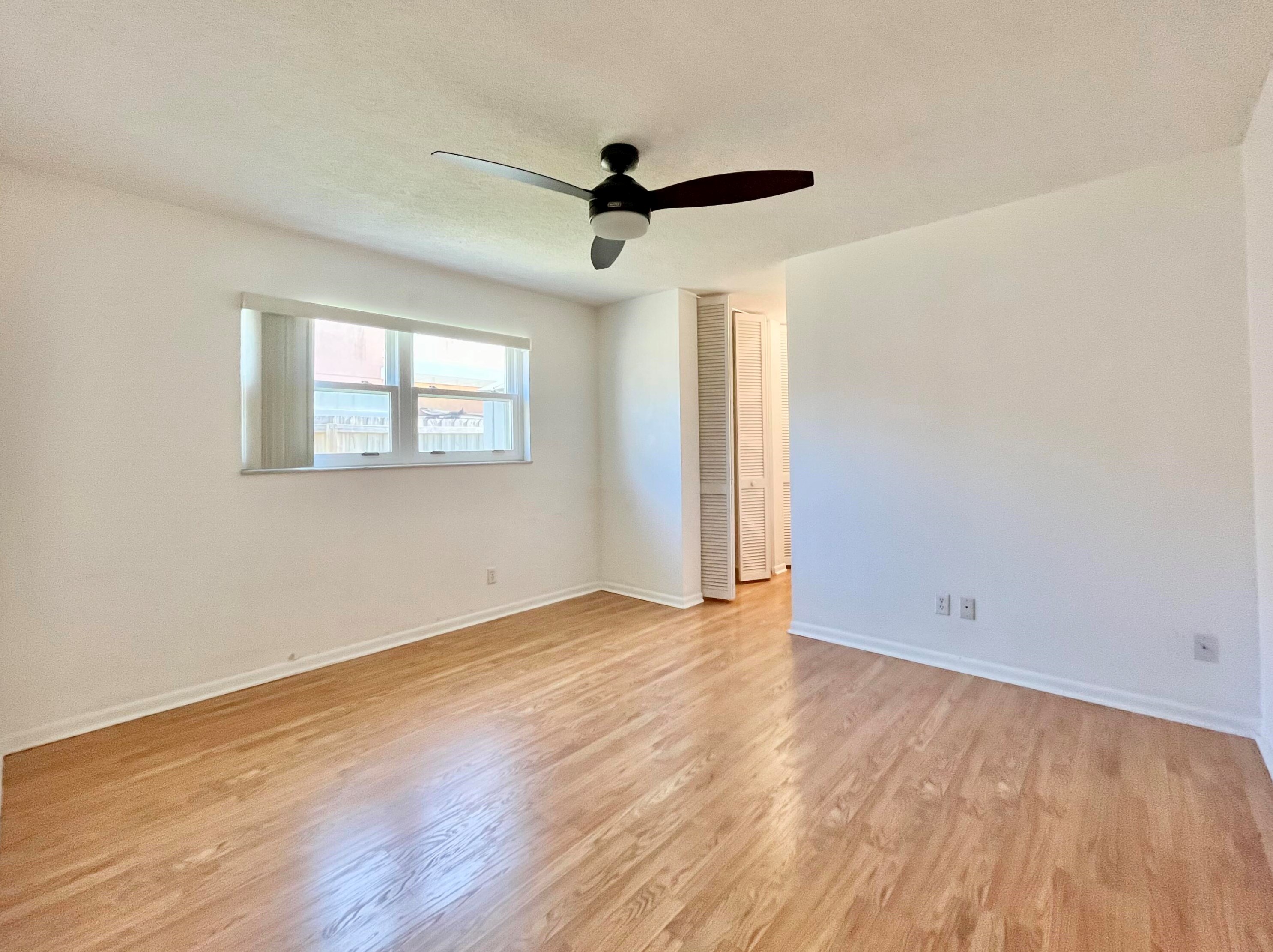 1933 Robalo Dr, Vero Beach FL  32960-5240 exterior