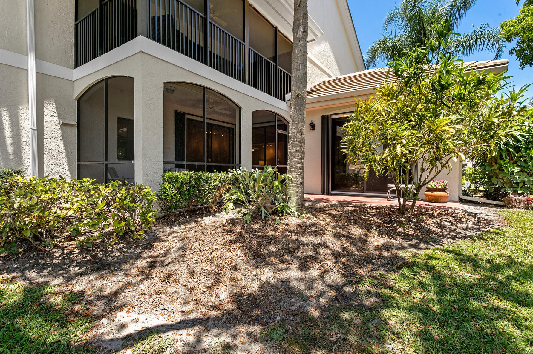 3940 Schooner Pointe Dr, Jupiter FL  33477-2339 exterior