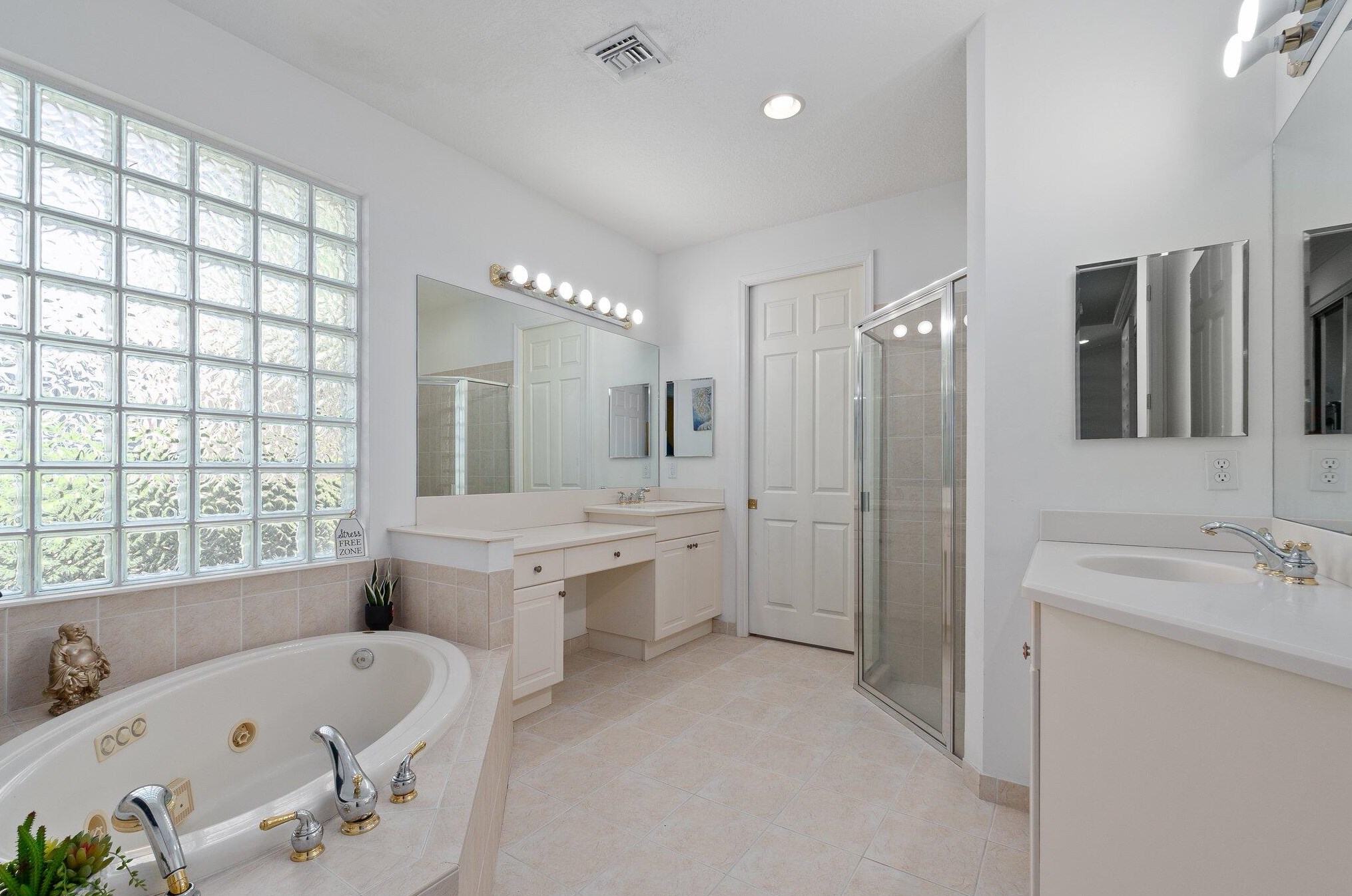 2238 Newport Isles Blvd, Fort Pierce FL  34953-4577 exterior