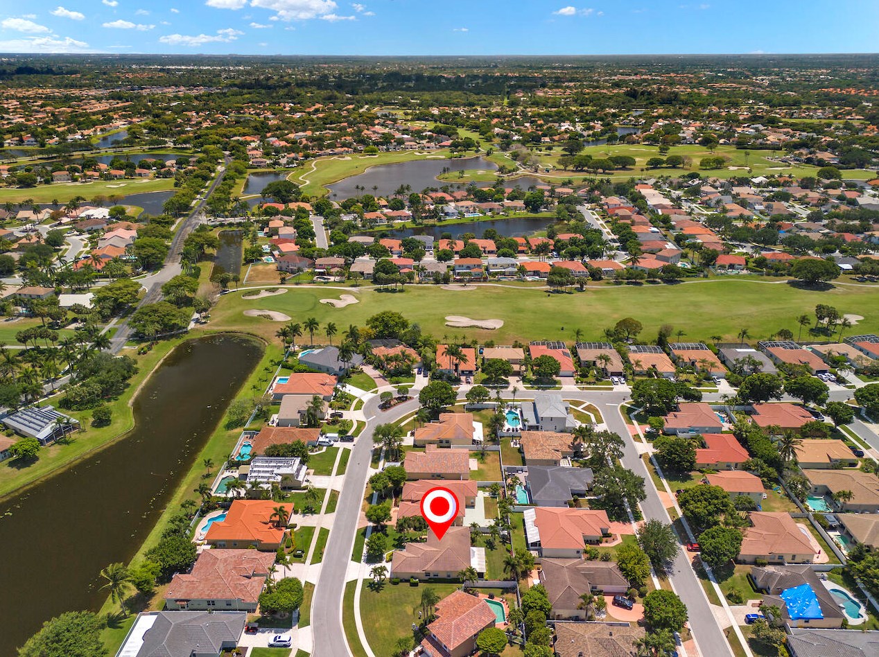 5989 Las Colinas Cir, Lake Worth FL  33463-6558 exterior