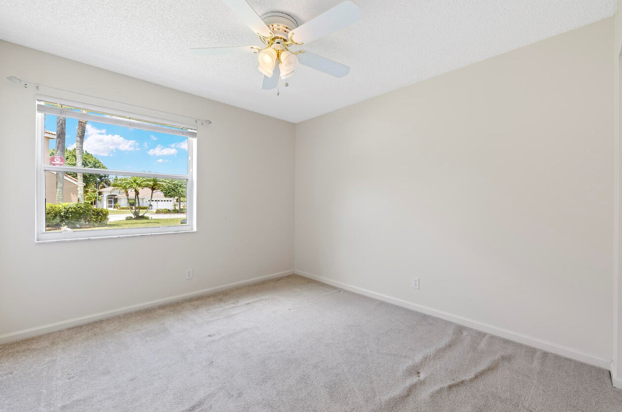 5989 Las Colinas Cir, Lake Worth FL  33463-6558 exterior