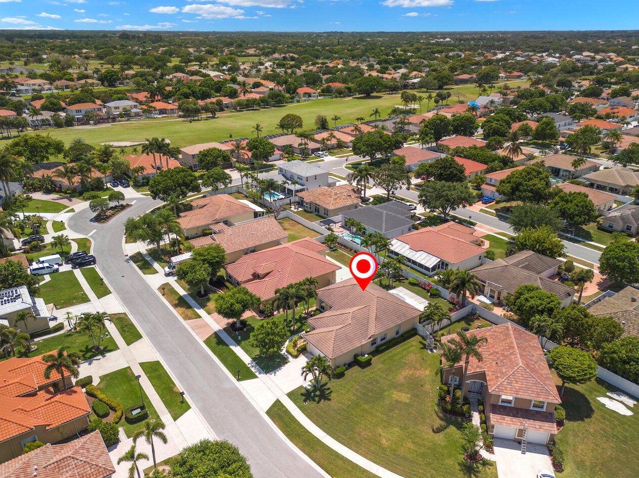 5989 Las Colinas Cir, Lake Worth FL  33463-6558 exterior