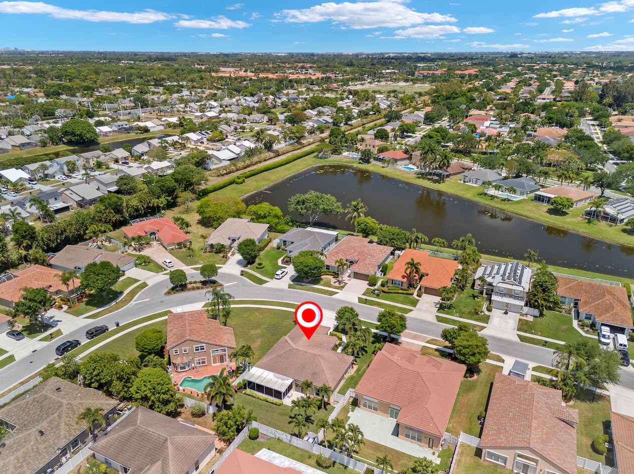 5989 Las Colinas Cir, Lake Worth FL  33463-6558 exterior