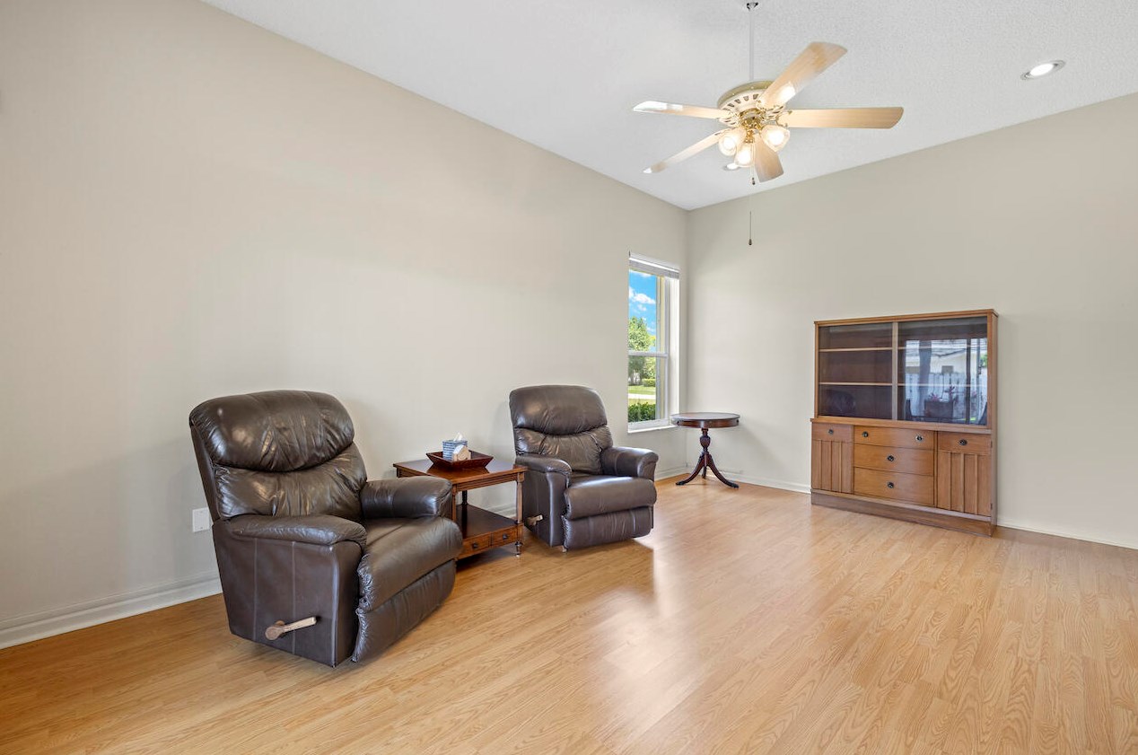 5989 Las Colinas Cir, Lake Worth FL  33463-6558 exterior