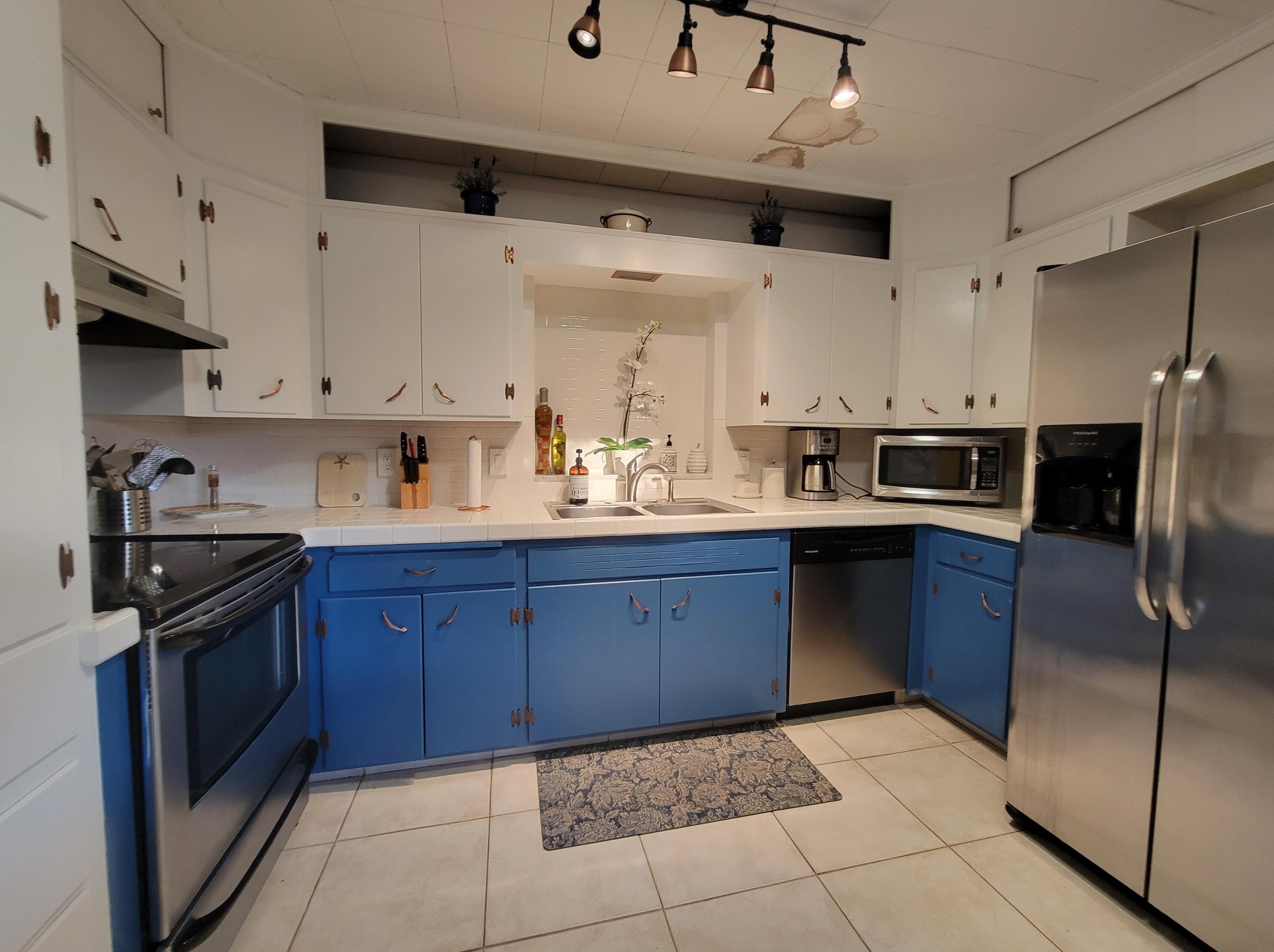 140 Ocean Ave, Boynton Beach FL 33435-4575 exterior