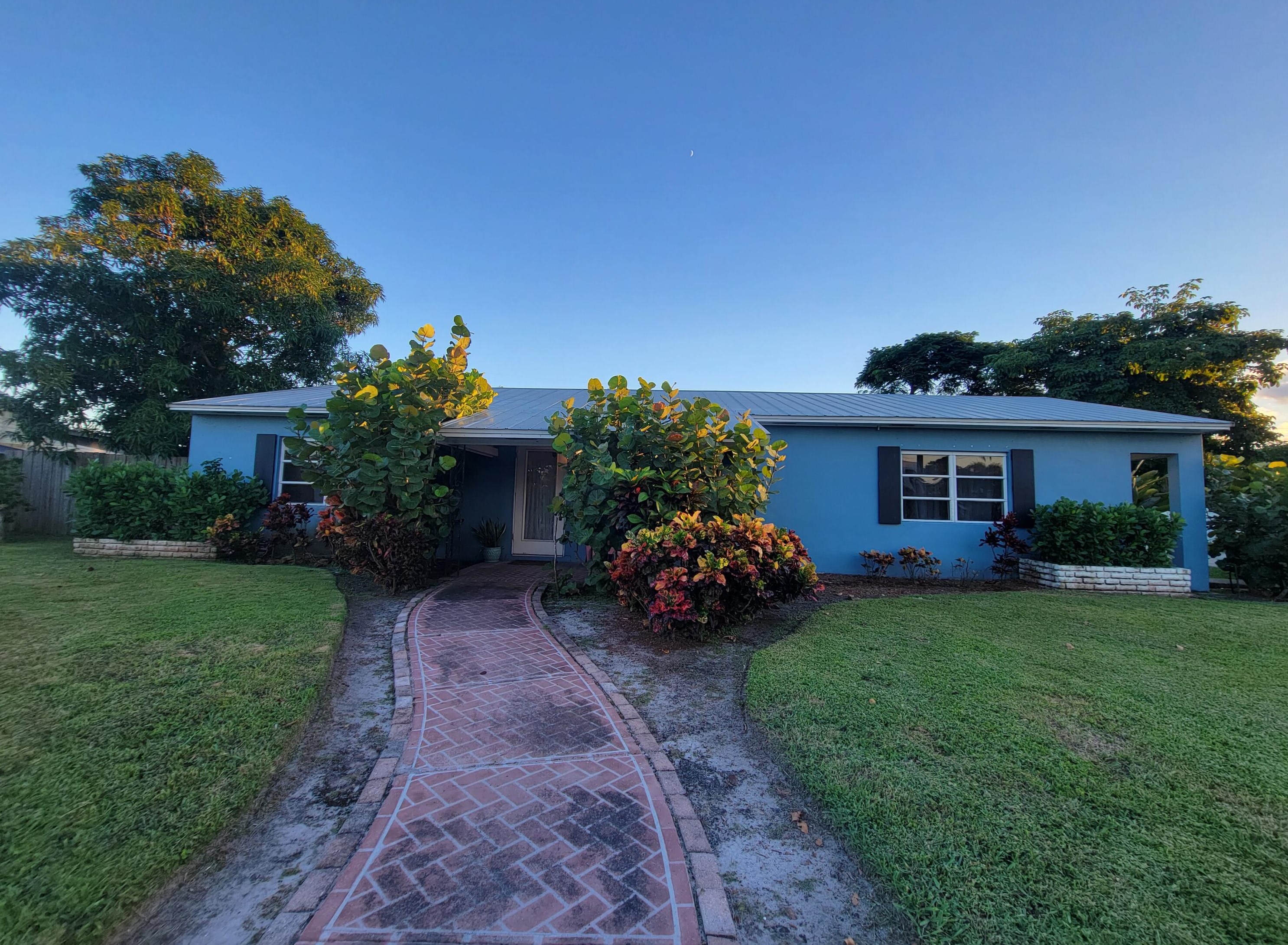 140 Ocean Ave, Boynton Beach FL 33435-4575 exterior