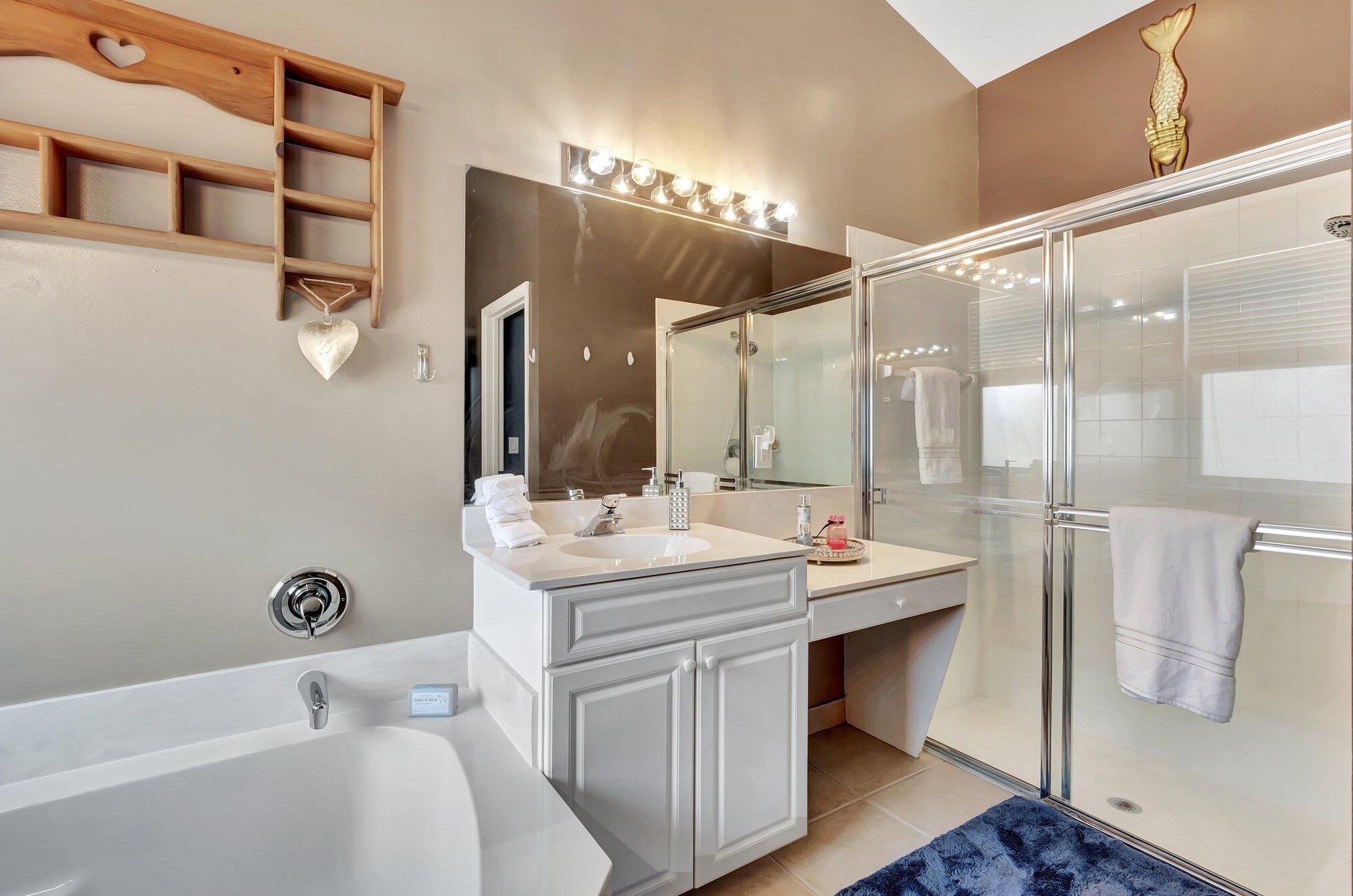 9293 Cove Point Cir, Boynton Beach FL  33472-2765 exterior