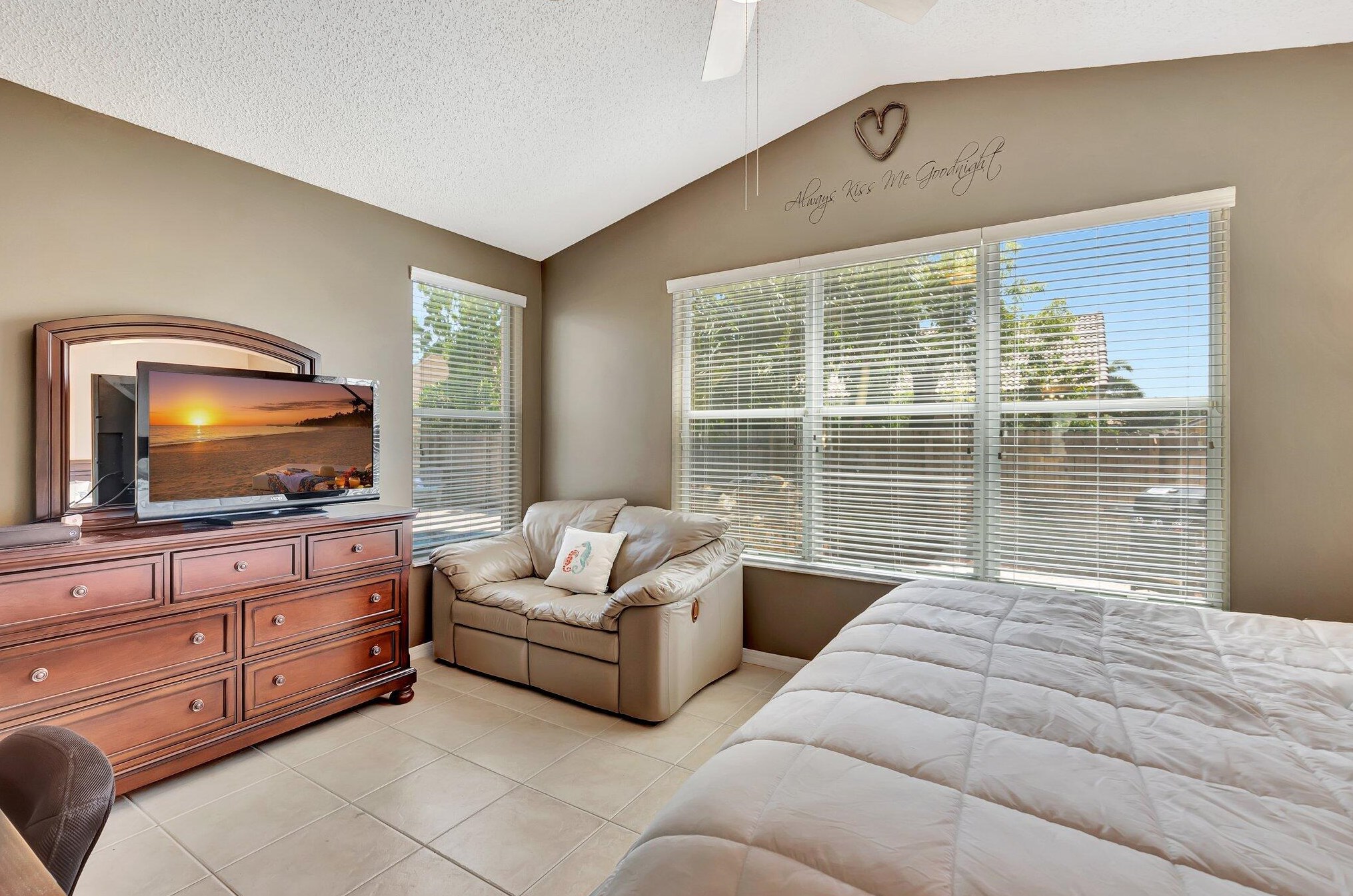 9293 Cove Point Cir, Boynton Beach FL  33472-2765 exterior