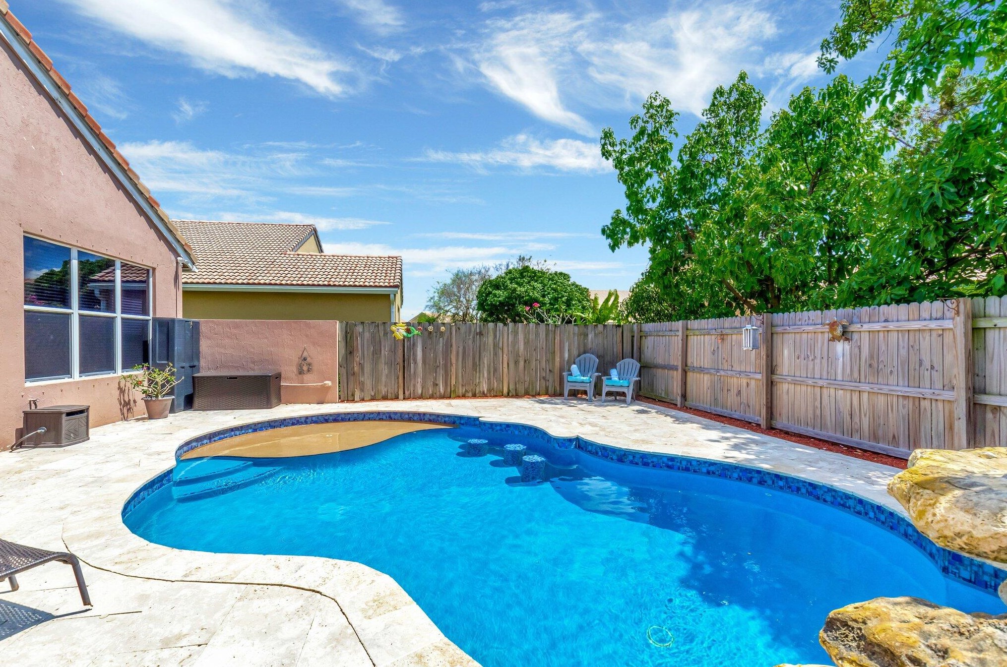 9293 Cove Point Cir, Boynton Beach FL  33472-2765 exterior