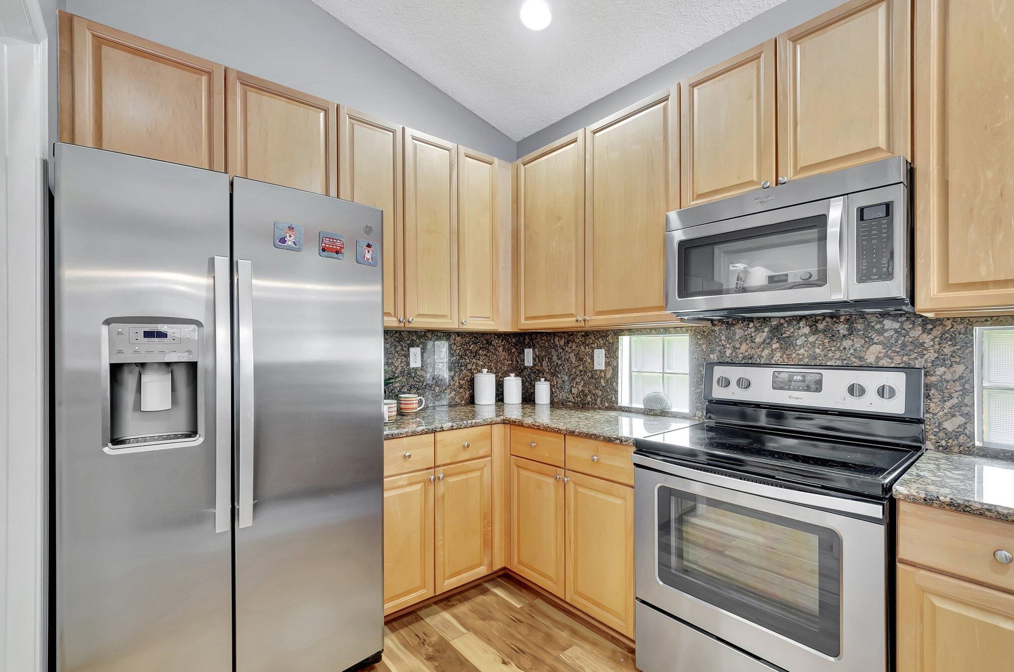 9293 Cove Point Cir, Boynton Beach FL  33472-2765 exterior