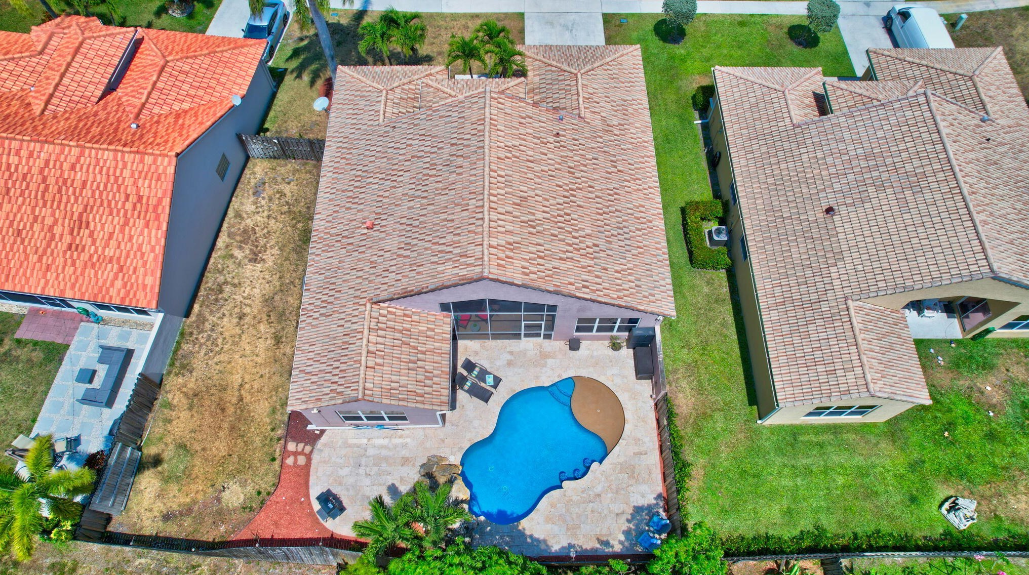 9293 Cove Point Cir, Boynton Beach FL  33472-2765 exterior