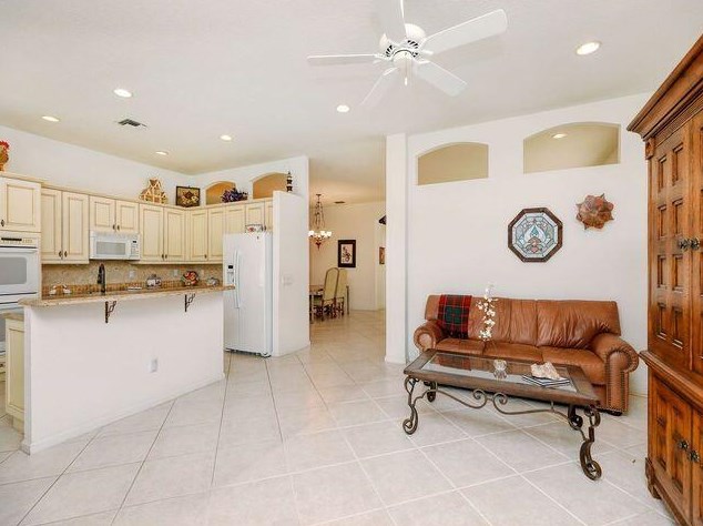 7641 Las Cruces Ct, Boynton Beach FL 33437-6644 exterior