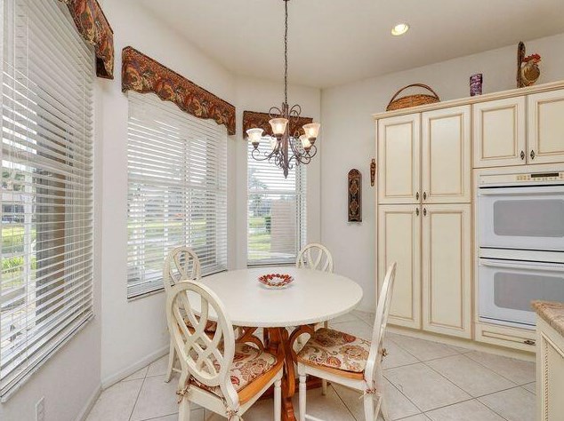 7641 Las Cruces Ct, Boynton Beach FL 33437-6644 exterior