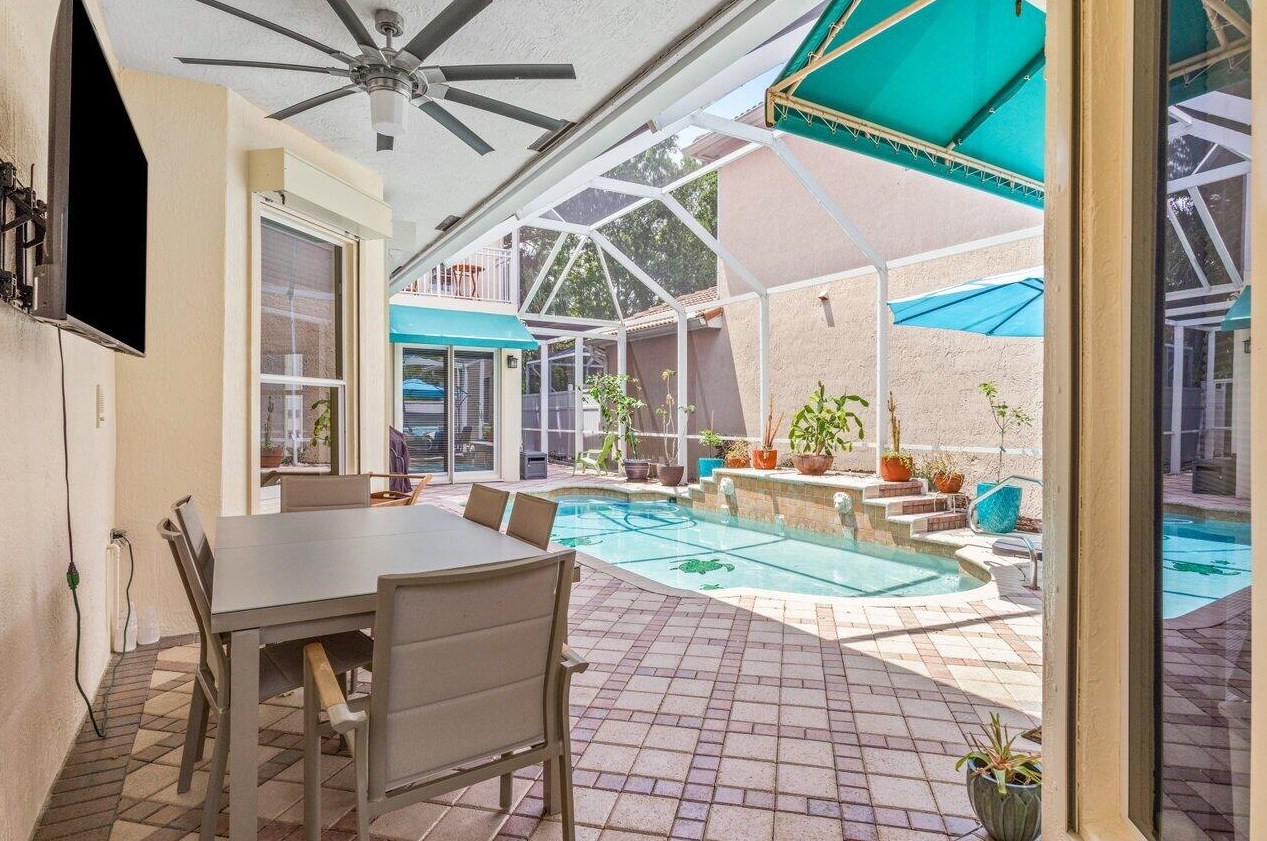 9680 Vineyard Ct, Boca Raton FL 33428-4346 exterior