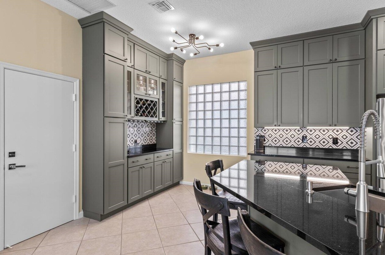 9680 Vineyard Ct, Boca Raton FL 33428-4346 exterior