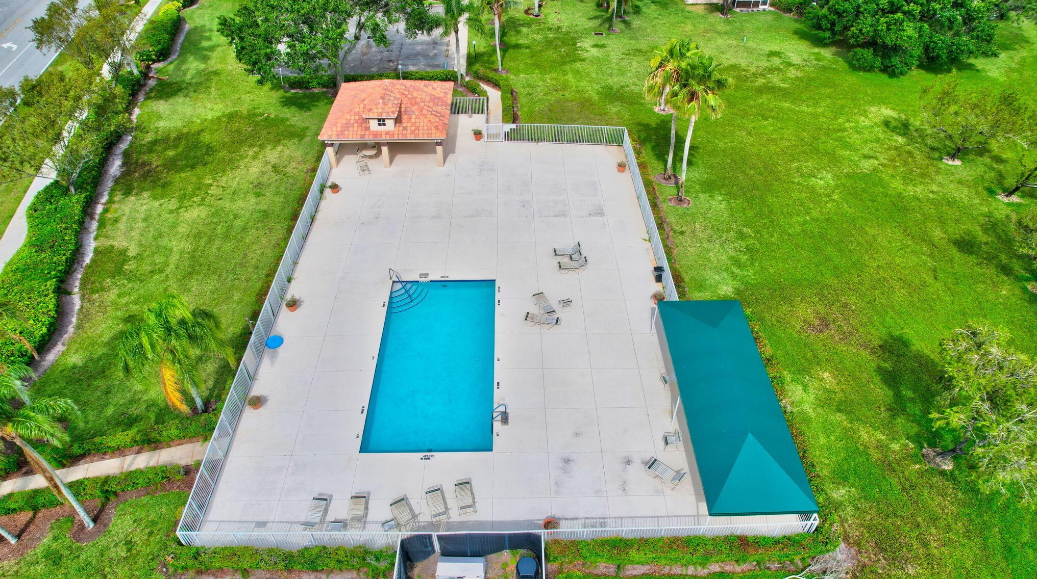 5935 Parkwalk Dr, Boynton Beach FL  33472-2325 exterior