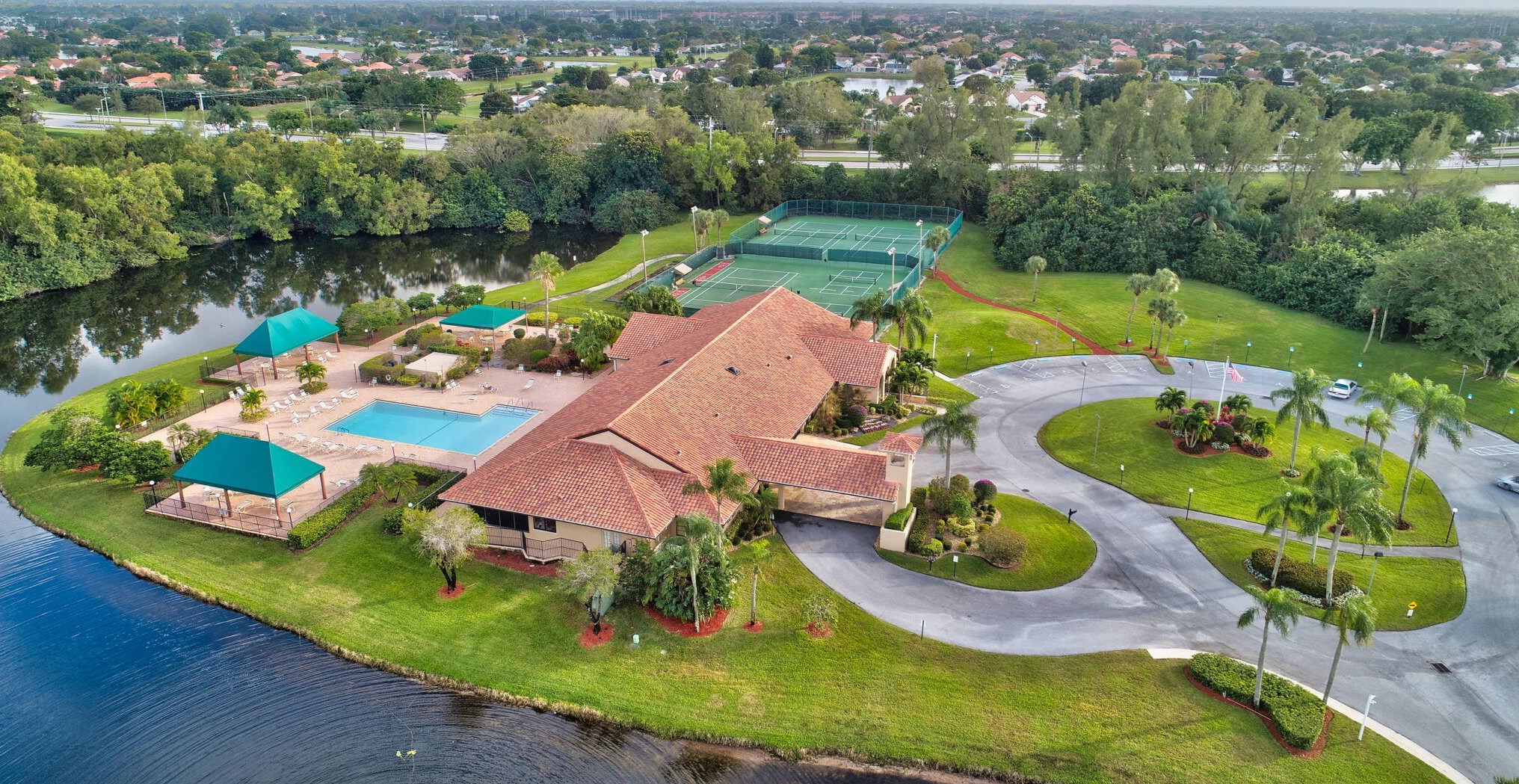 5935 Parkwalk Dr, Boynton Beach FL  33472-2325 exterior