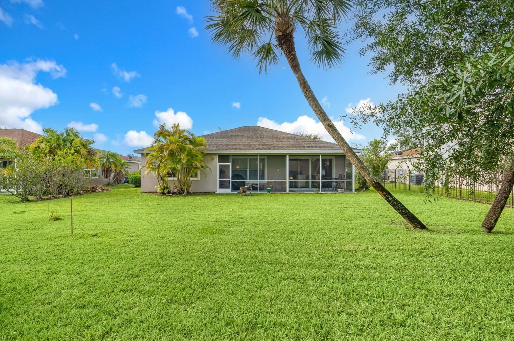 6080 46 Ln, Vero Beach FL  32967-6318 exterior