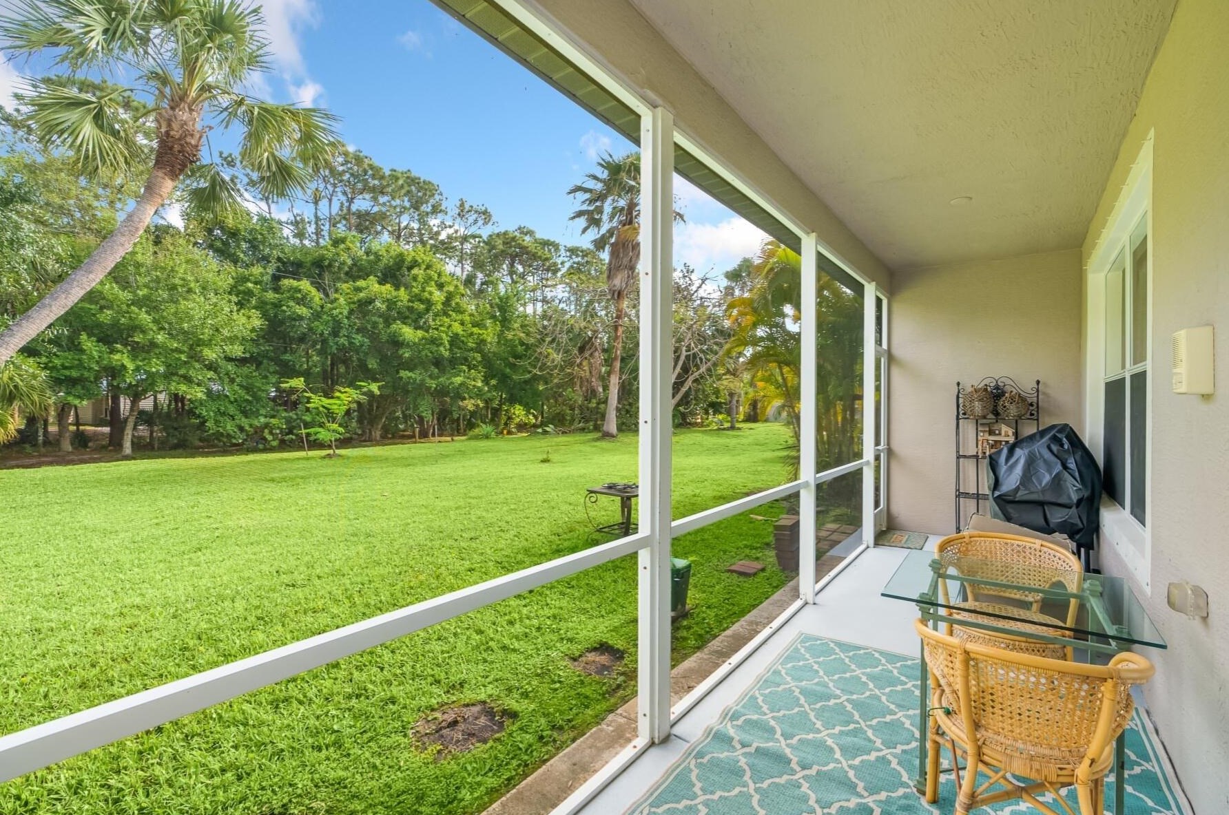 6080 46 Ln, Vero Beach FL  32967-6318 exterior
