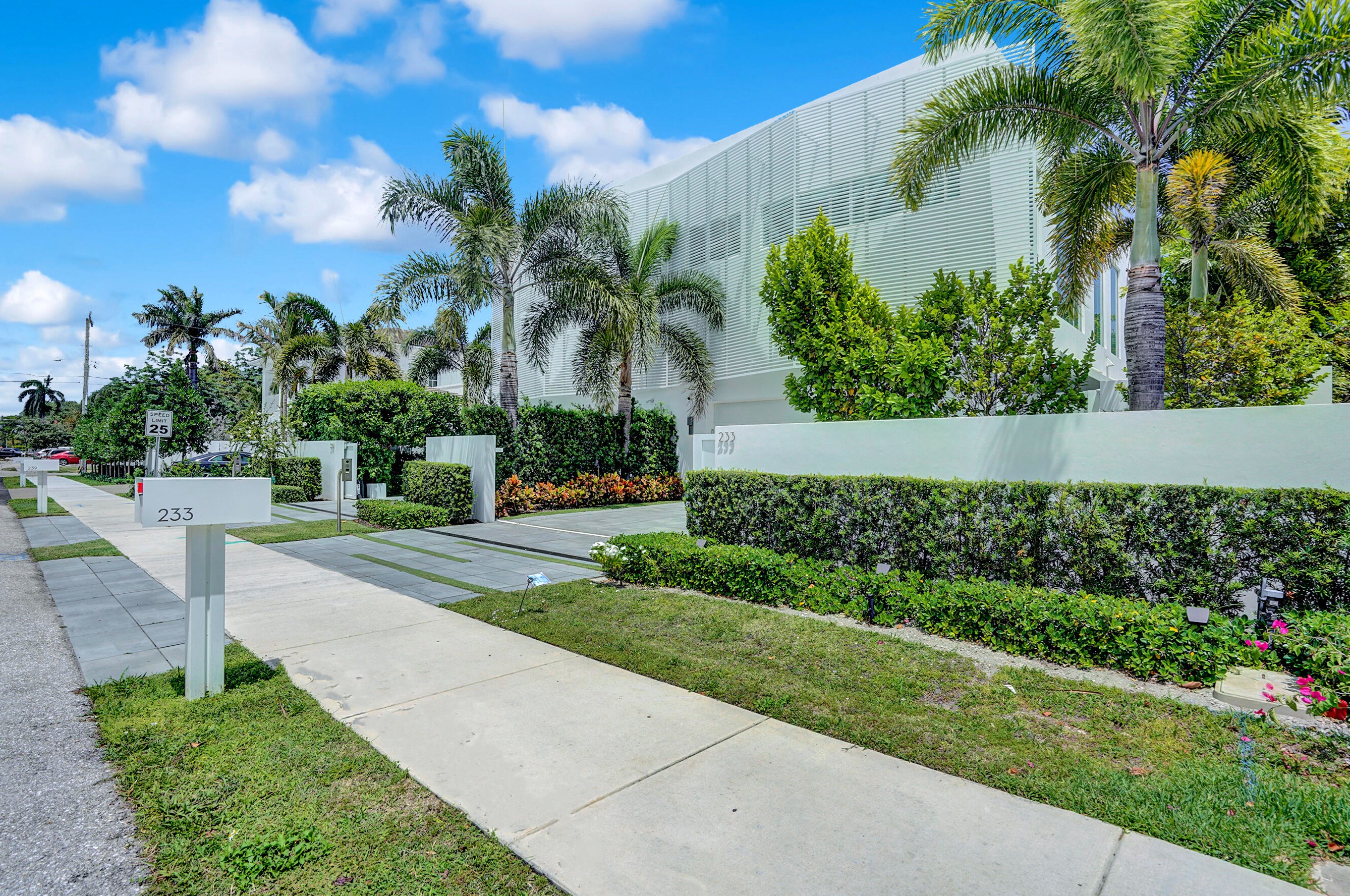 233 7 Ave, Delray Beach FL 33483-5518 exterior