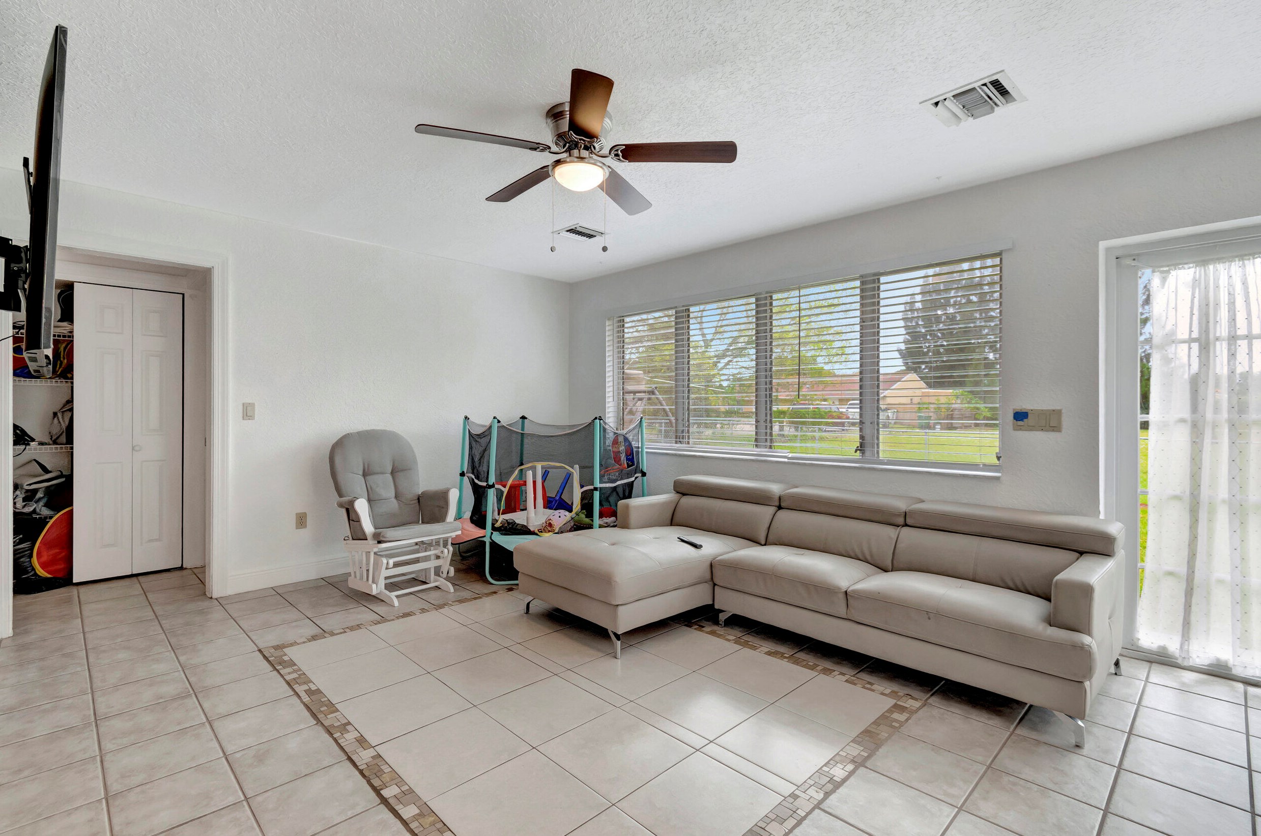 3856 7th Ave, Lake Worth FL  33461-2826 exterior