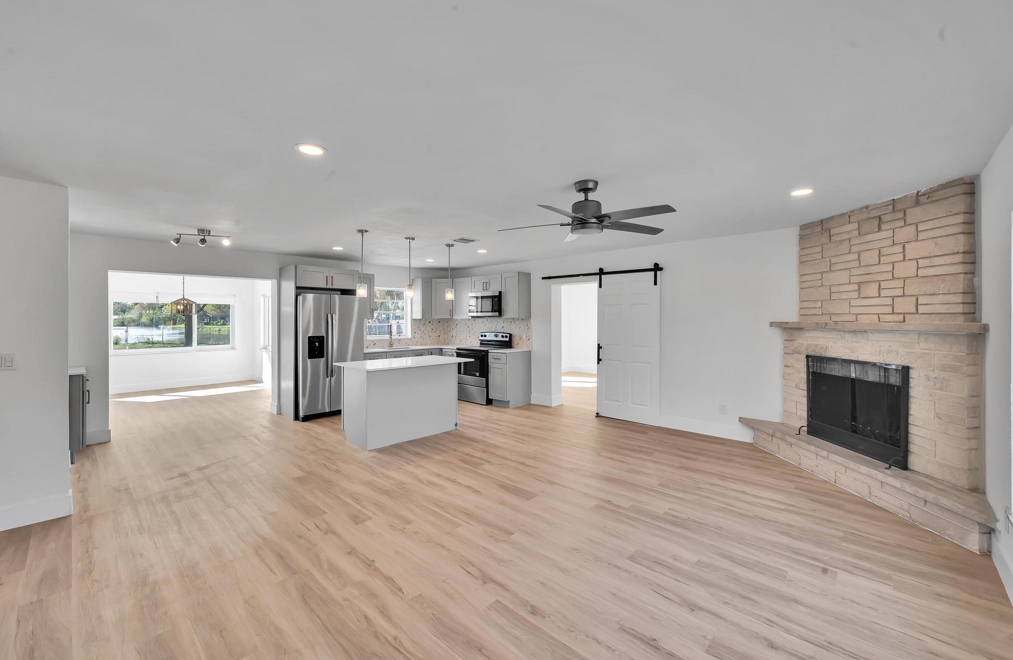 7603 Santa Rosa Pkwy, Fort Pierce FL  34951-1751 exterior