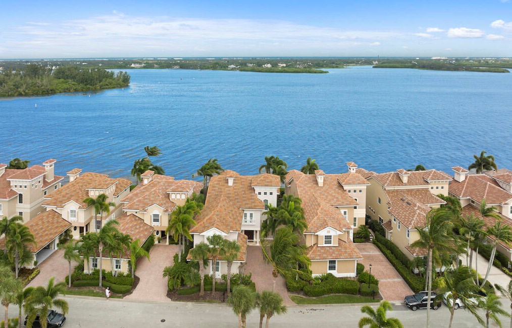 5510 Hbr Vlg Dr, Vero Beach FL  32967-7369 exterior