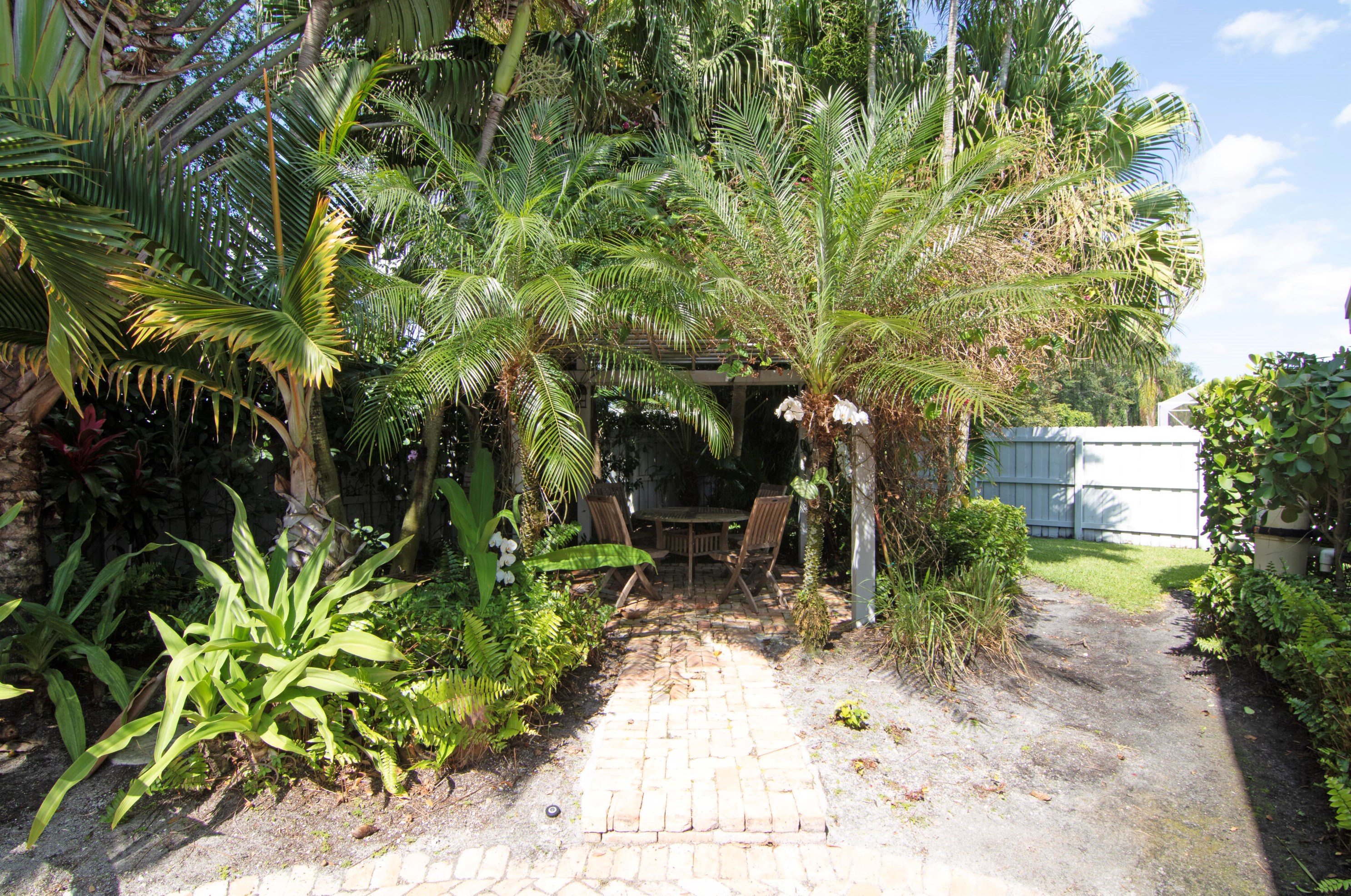 13741 Sheffield St, West Palm Beach FL  33414-7643 exterior