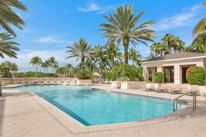 2726 Anzio Ct, West Palm Beach FL  33410-2875 exterior