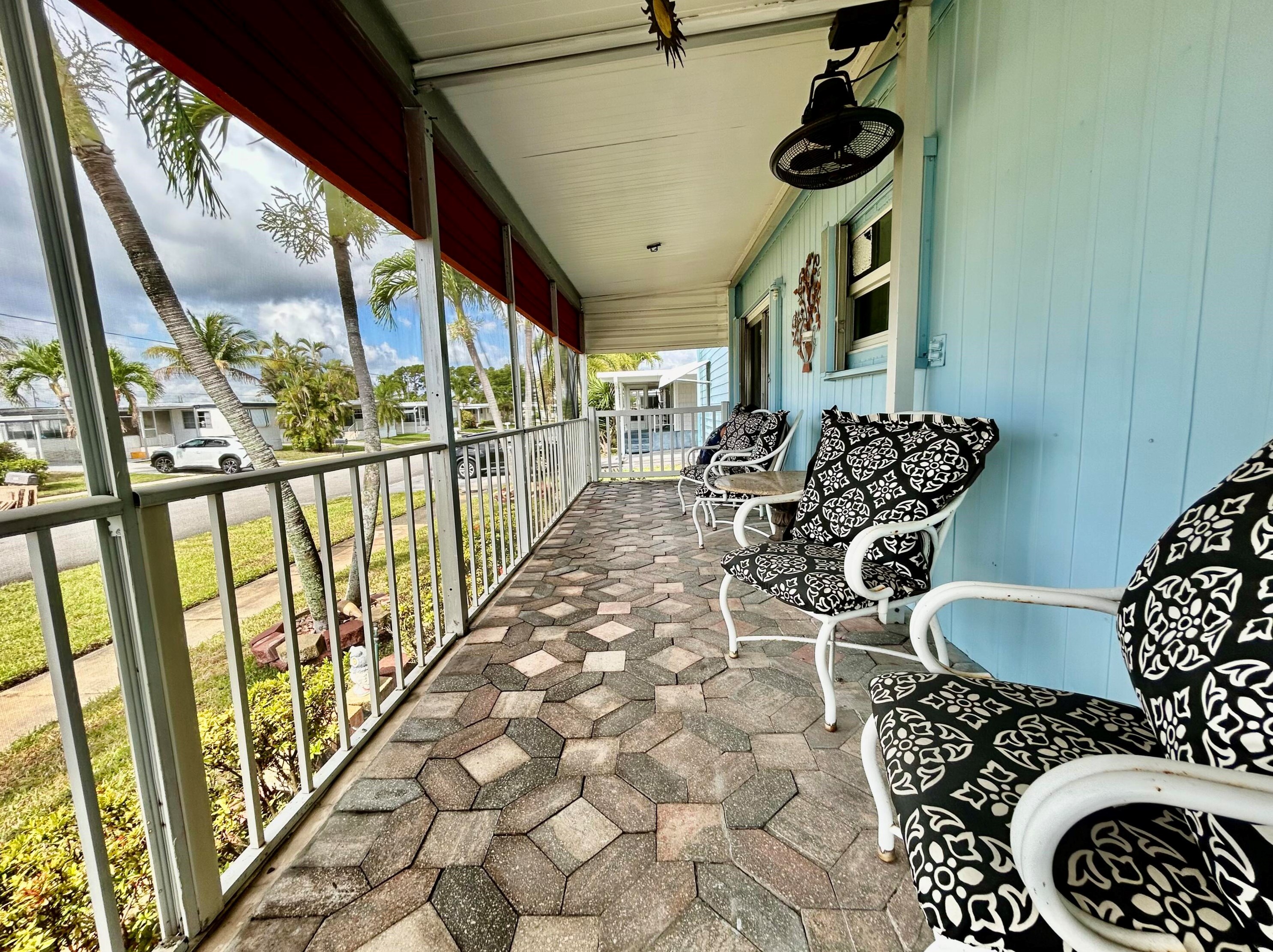 4375 Mockingbird Dr, Boynton Beach FL 33436-2635 exterior