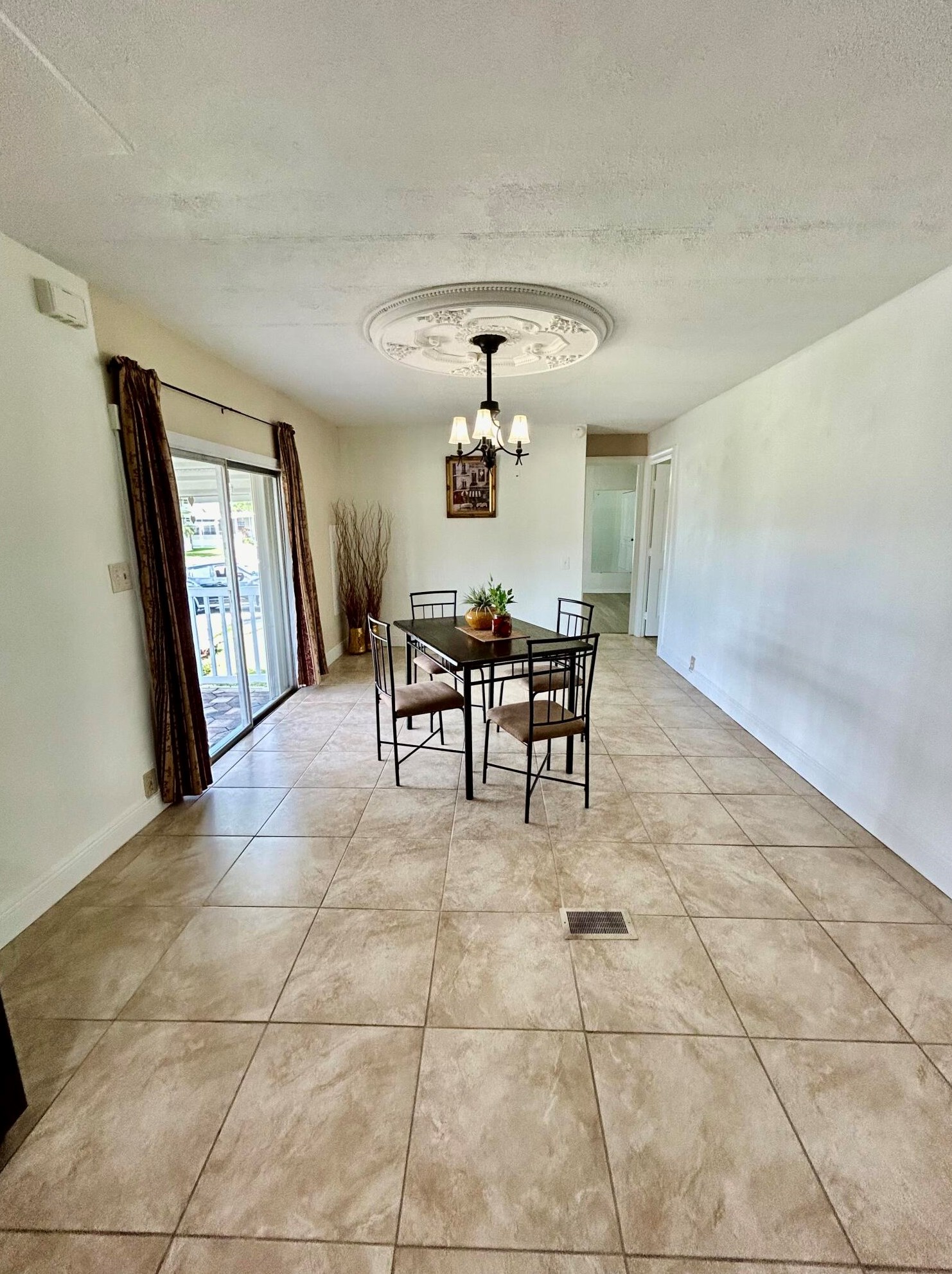 4375 Mockingbird Dr, Boynton Beach FL 33436-2635 exterior