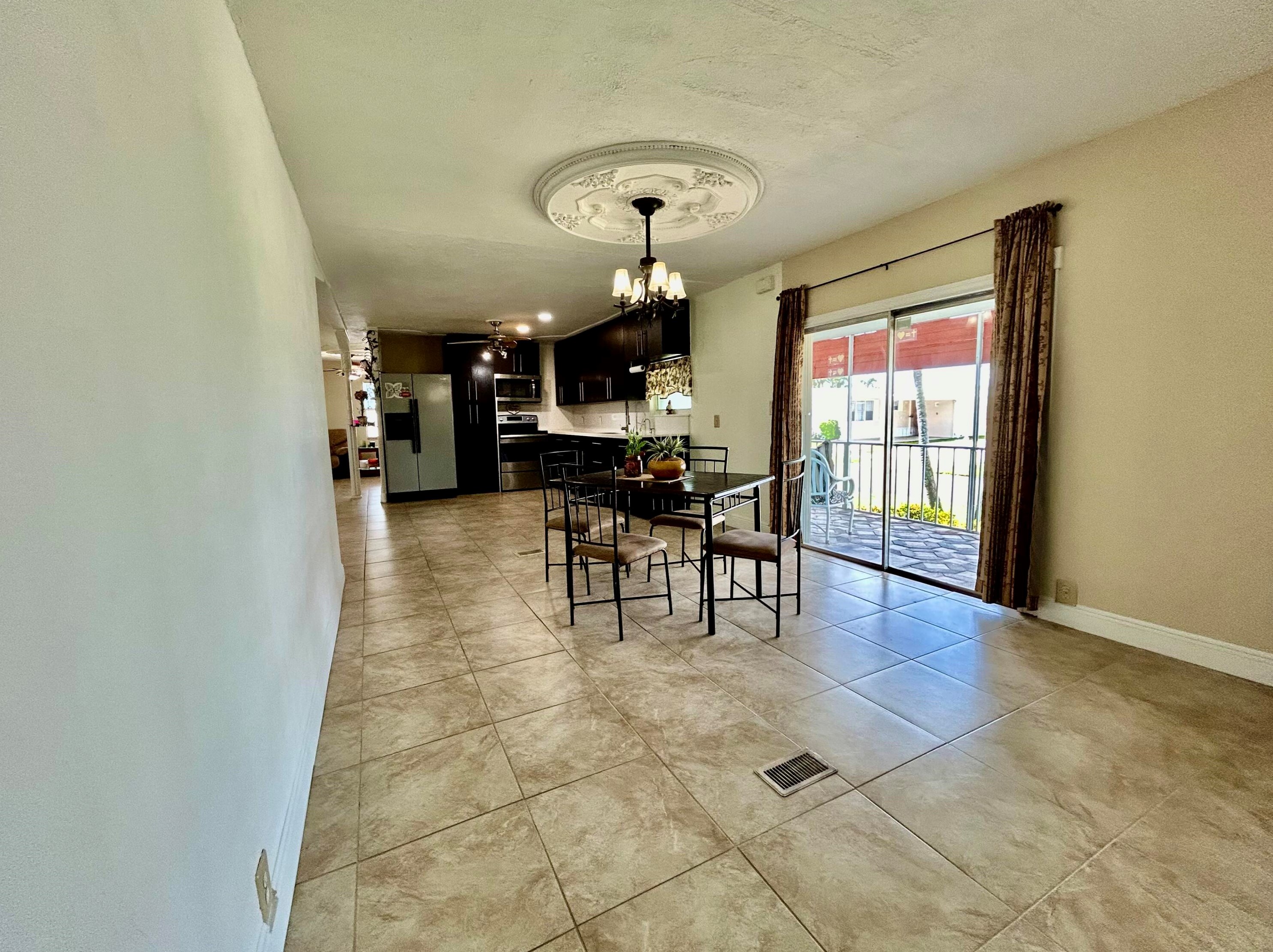 4375 Mockingbird Dr, Boynton Beach FL 33436-2635 exterior