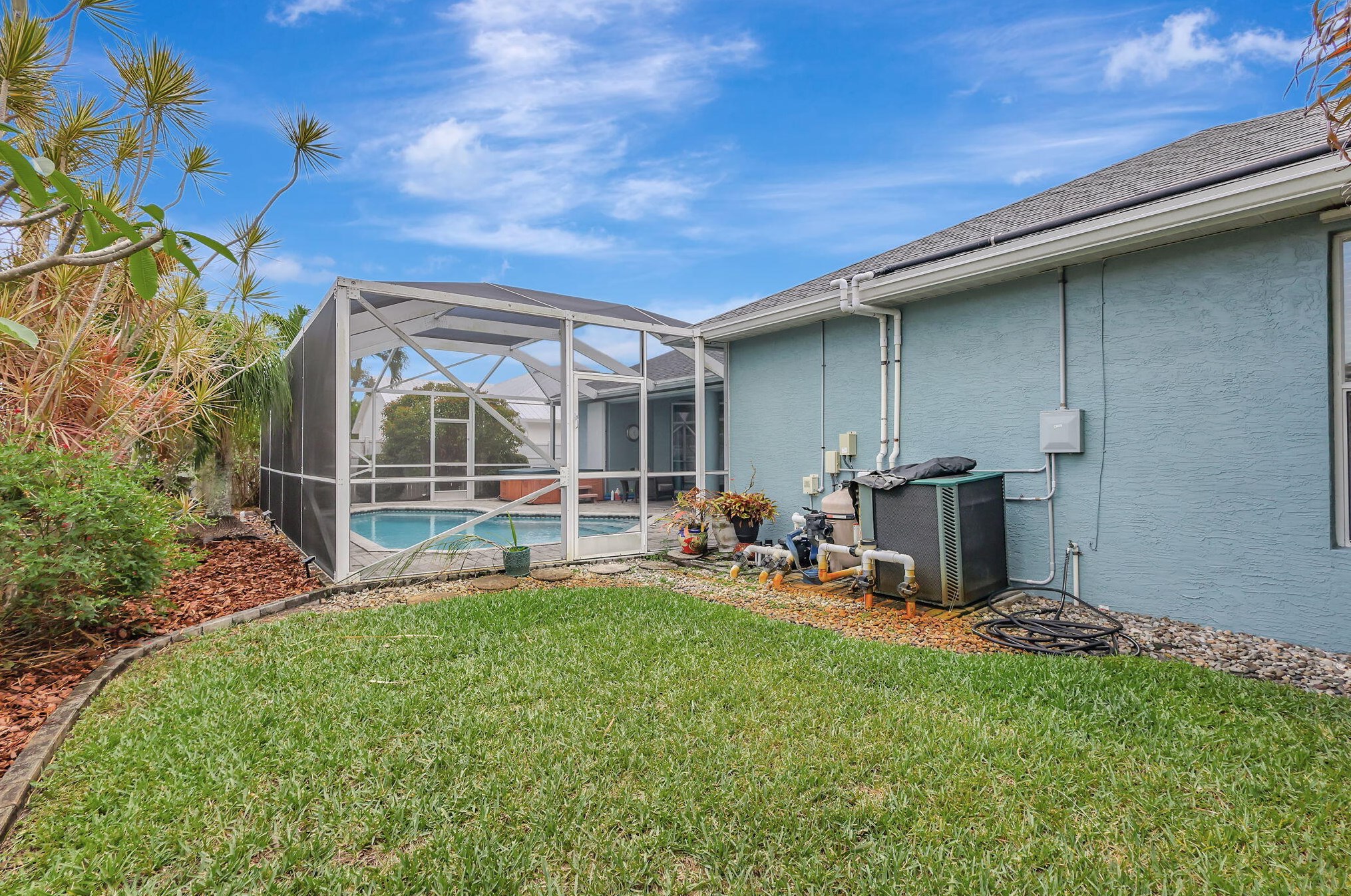 753 Essex Dr, Fort Pierce FL 34984-5216 exterior