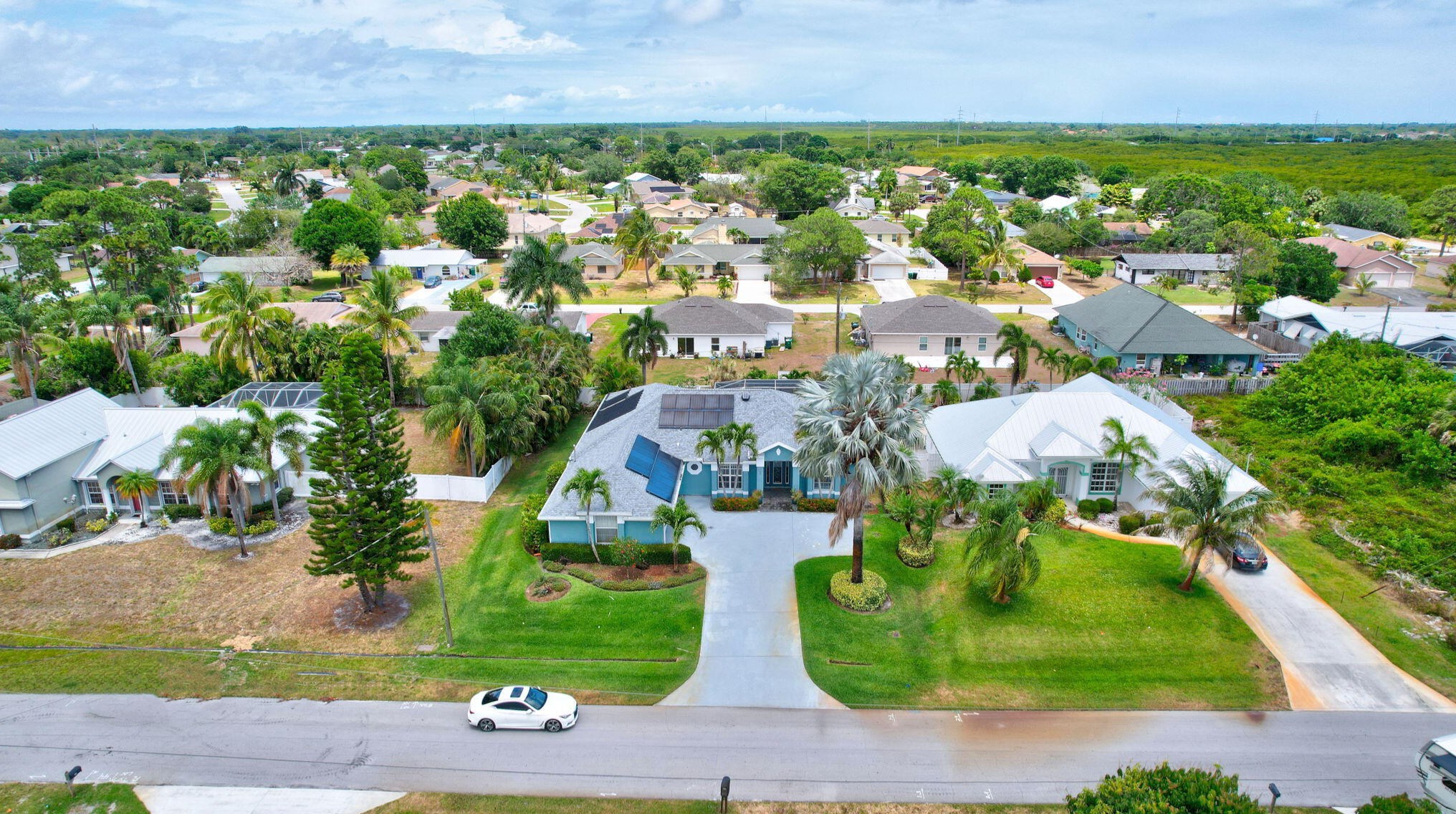 753 Essex Dr, Fort Pierce FL 34984-5216 exterior