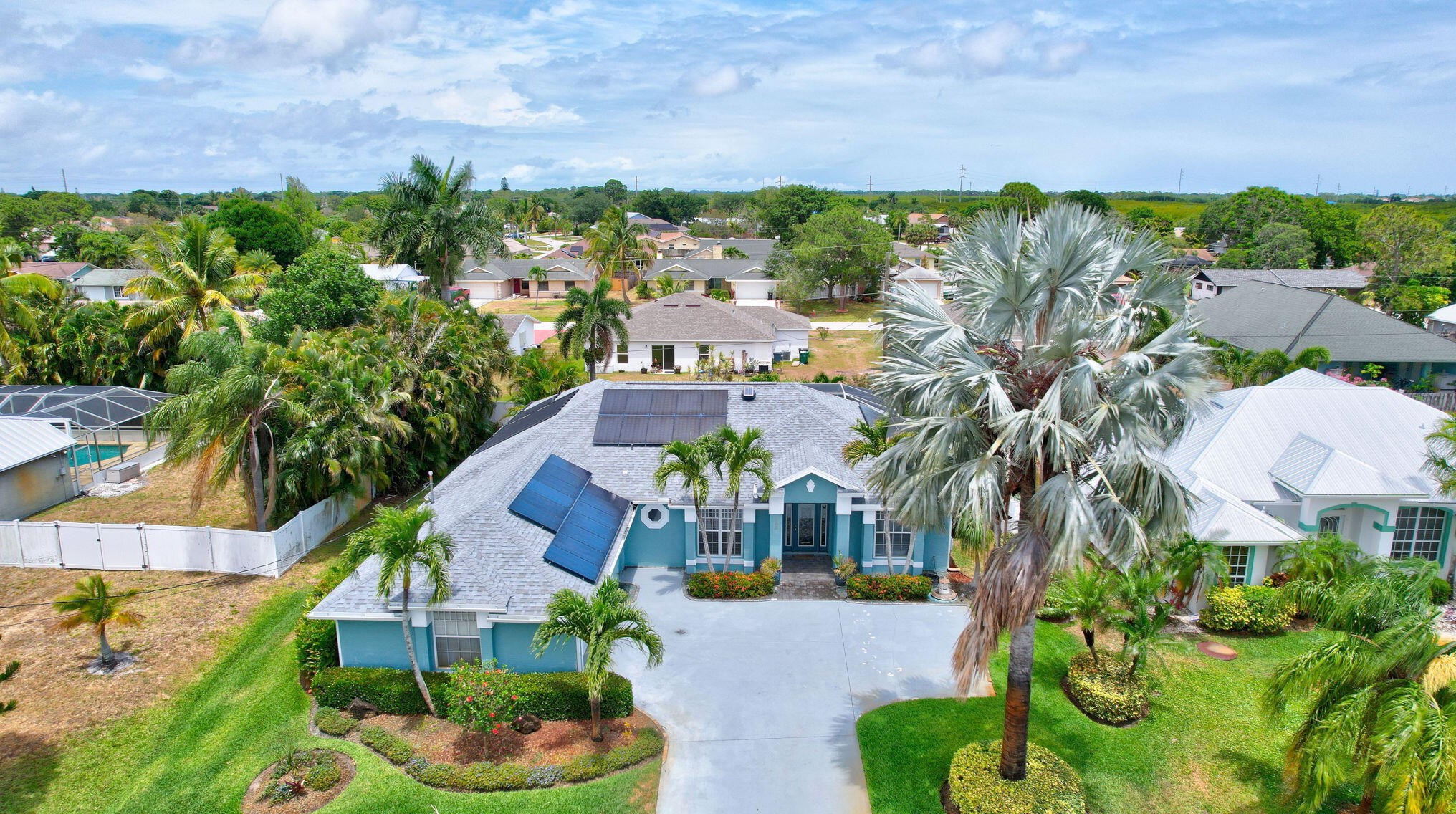 753 Essex Dr, Fort Pierce FL 34984-5216 exterior