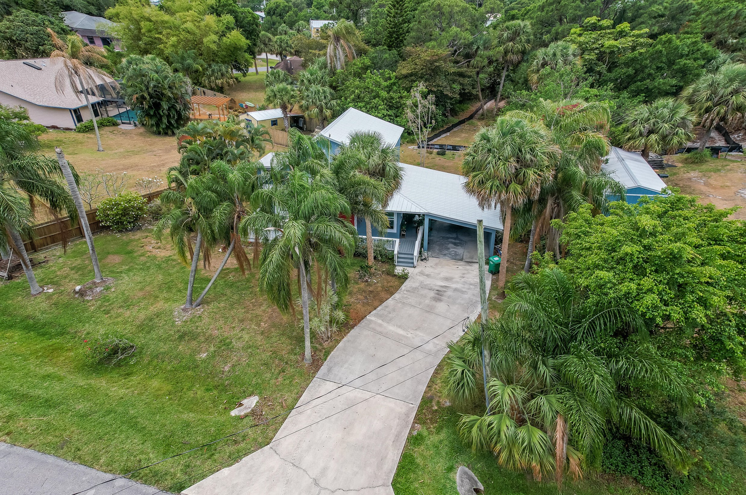 5605 Spruce Dr, Fort Pierce FL  34982-3872 exterior