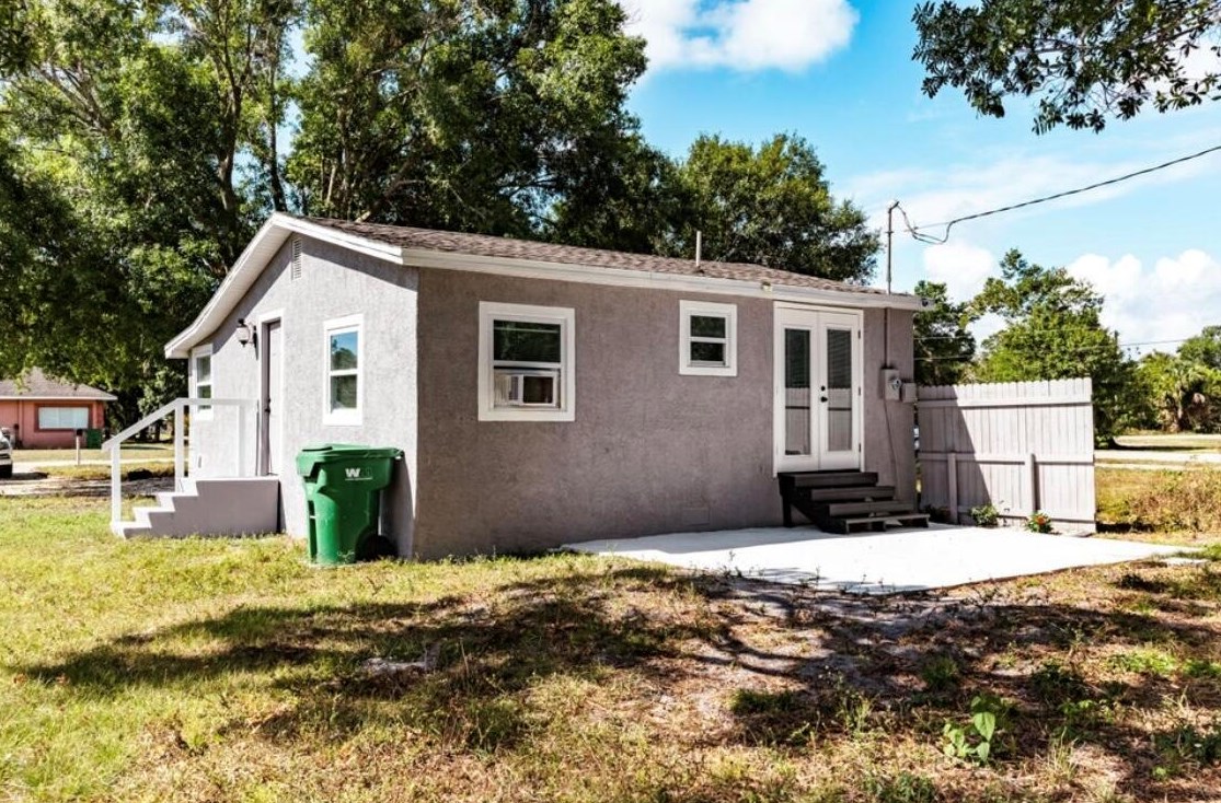 808 11th St, Okeechobee FL  34972-2051 exterior