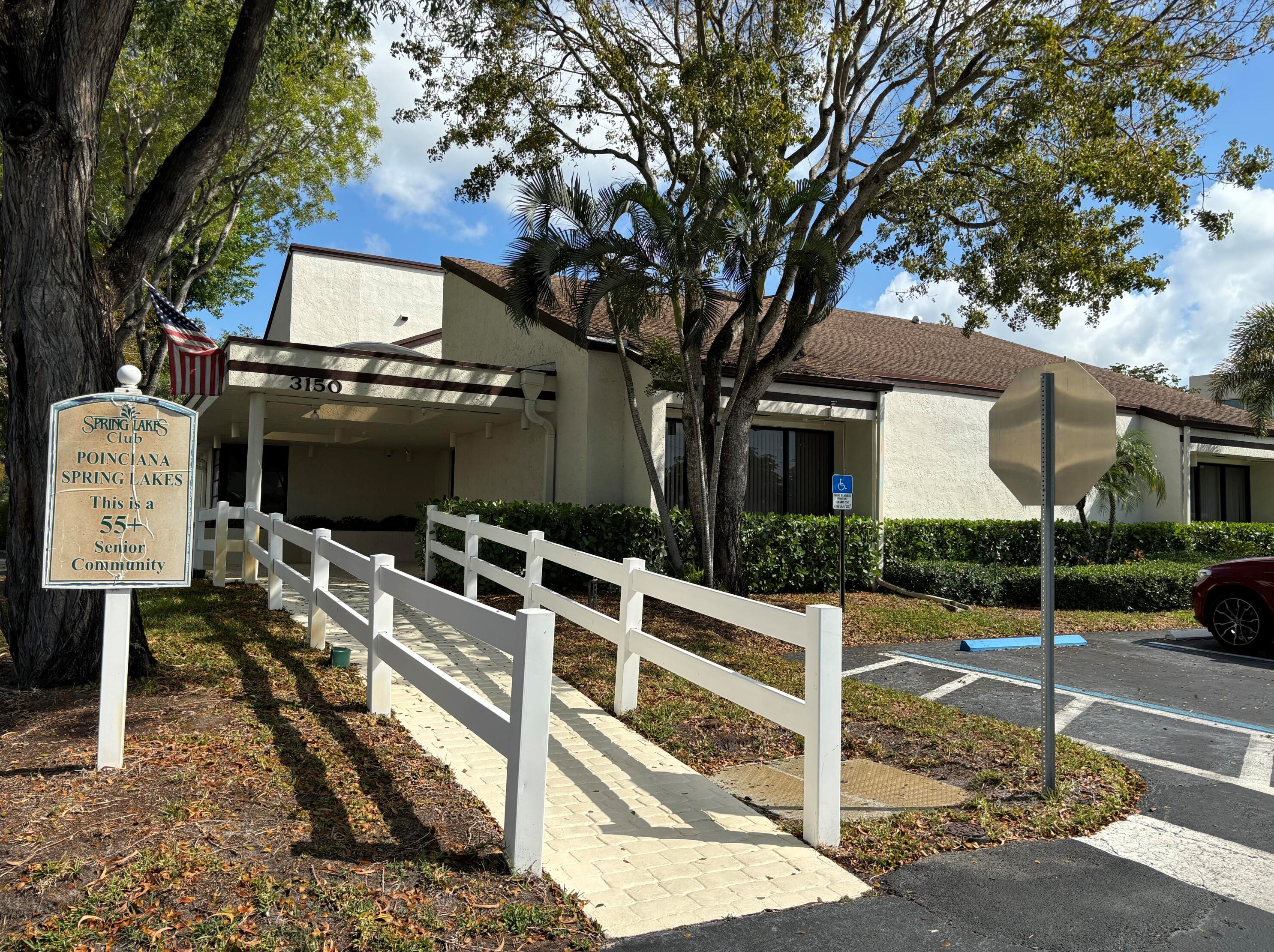 3138 Via Poinciana, Lake Worth FL  33467-1994 exterior