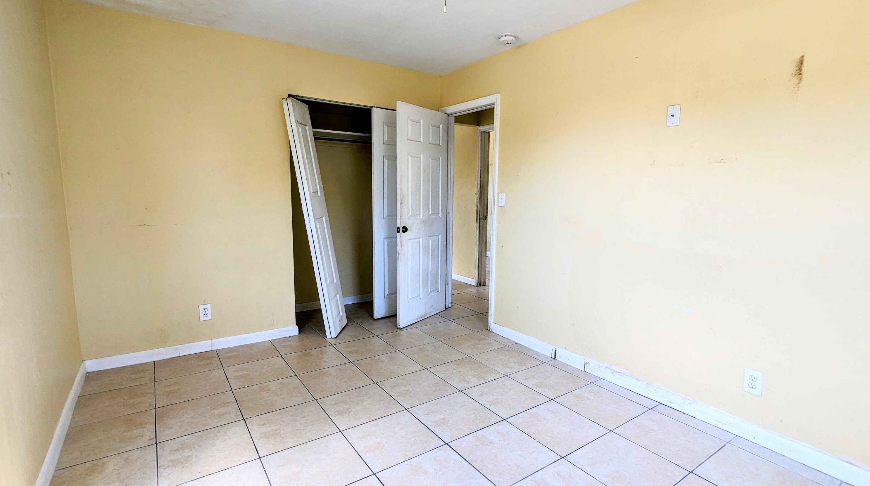 639 Aspen Rd, West Palm Beach FL  33409-6101 exterior