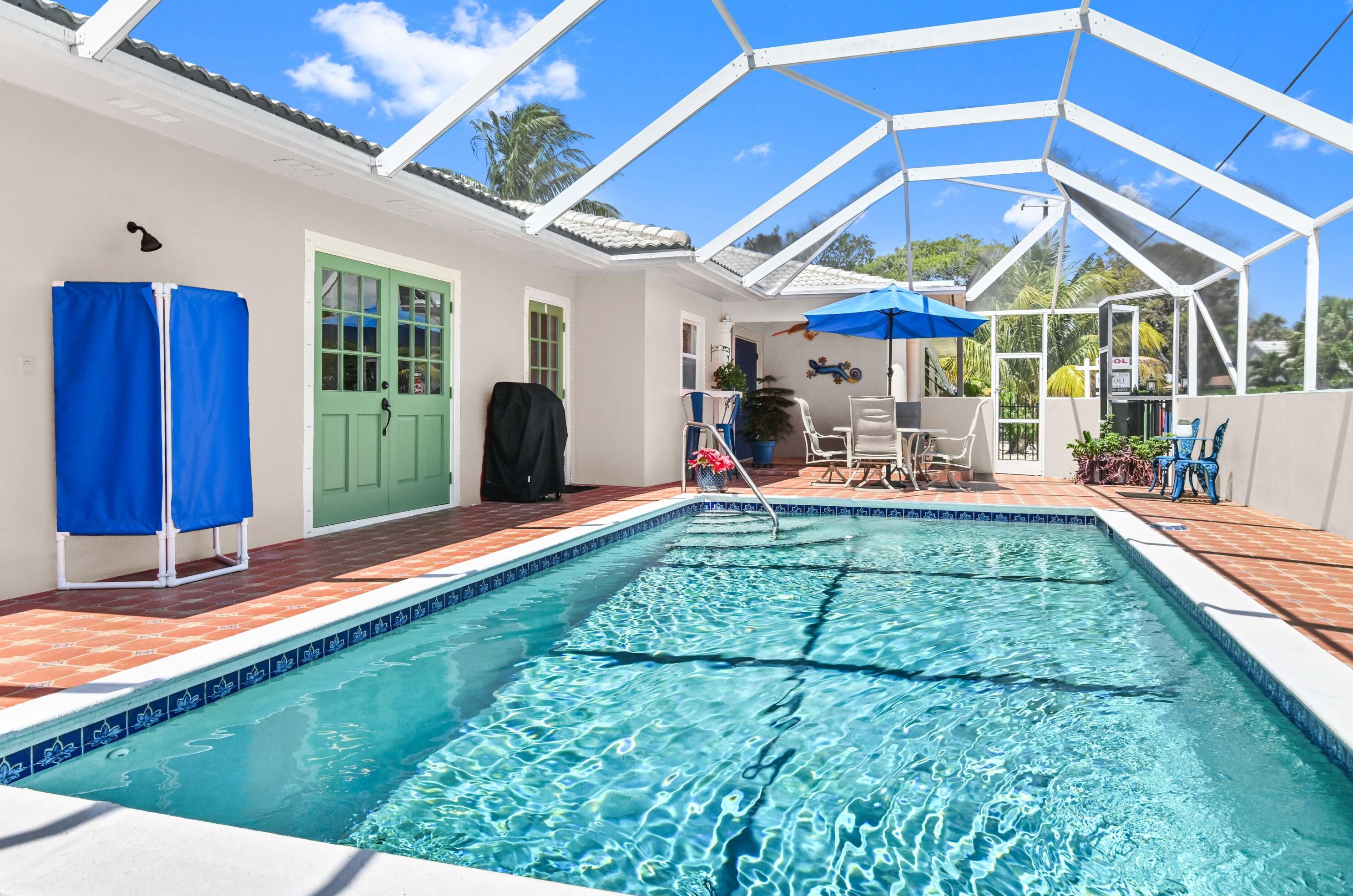 532 Palmway, Lake Worth FL  33460-3125 exterior