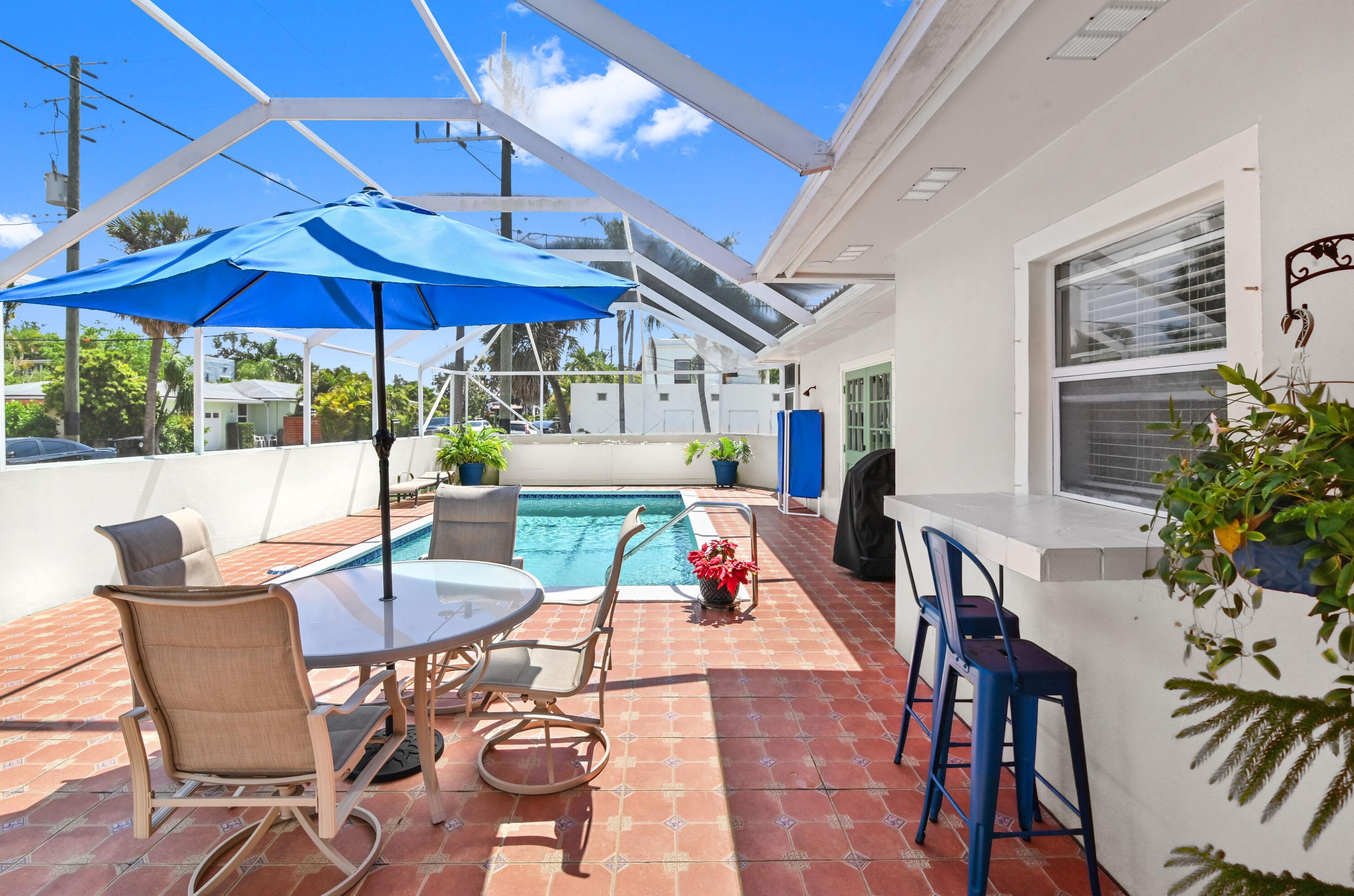 532 Palmway, Lake Worth FL  33460-3125 exterior