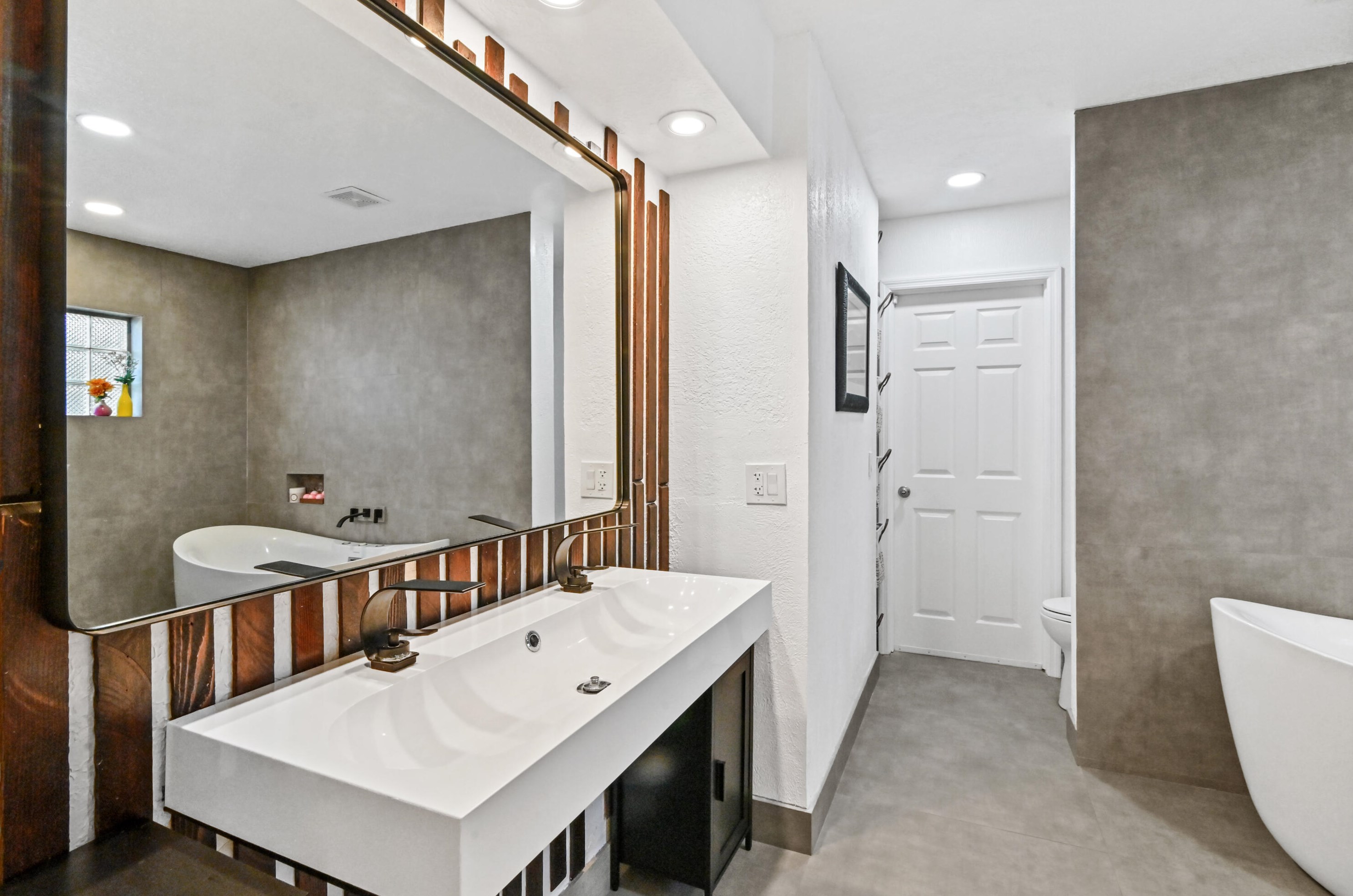 532 Palmway, Lake Worth FL  33460-3125 exterior