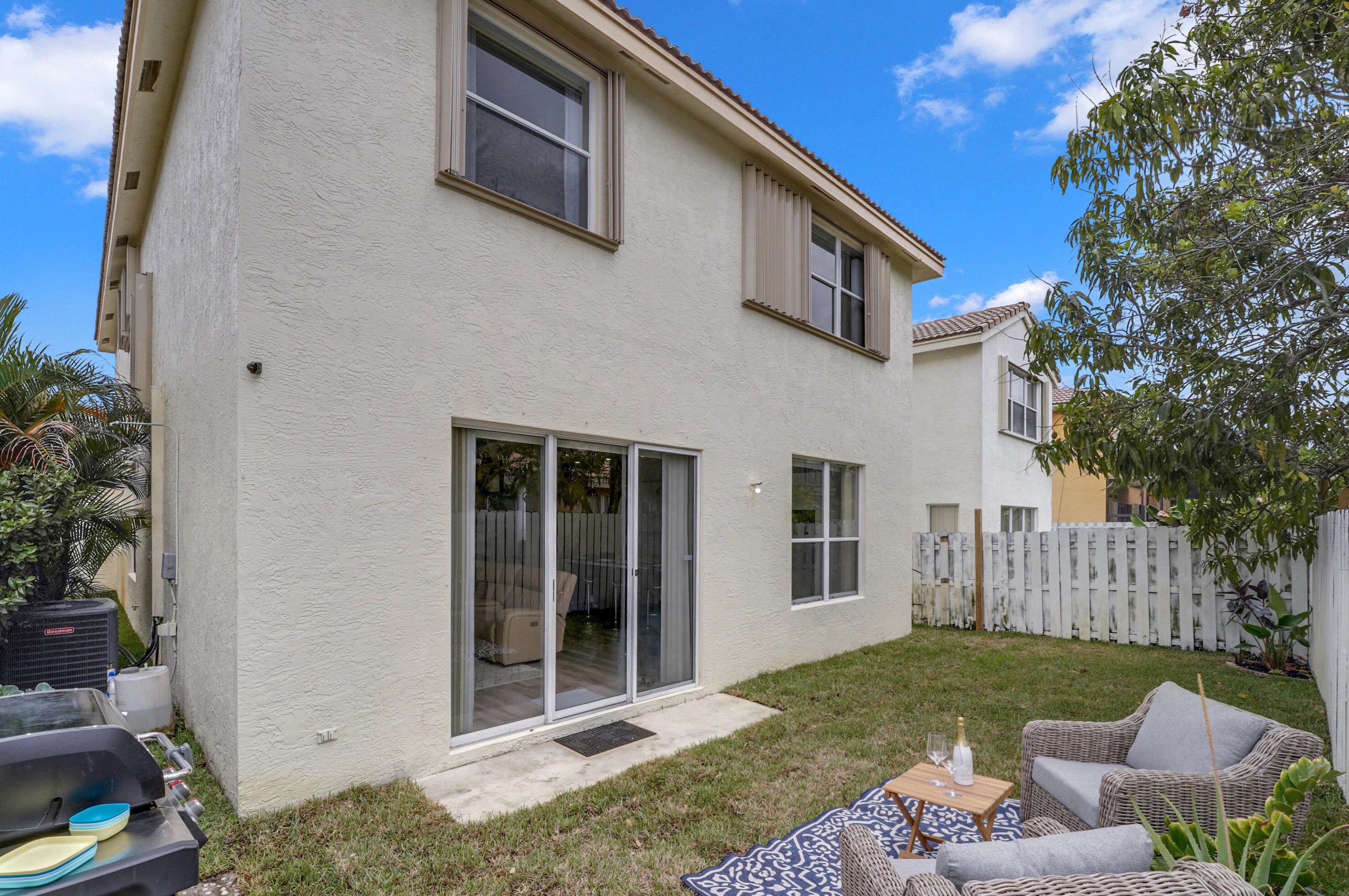 1924 149th Ave, Hollywood FL  33027-4339 exterior