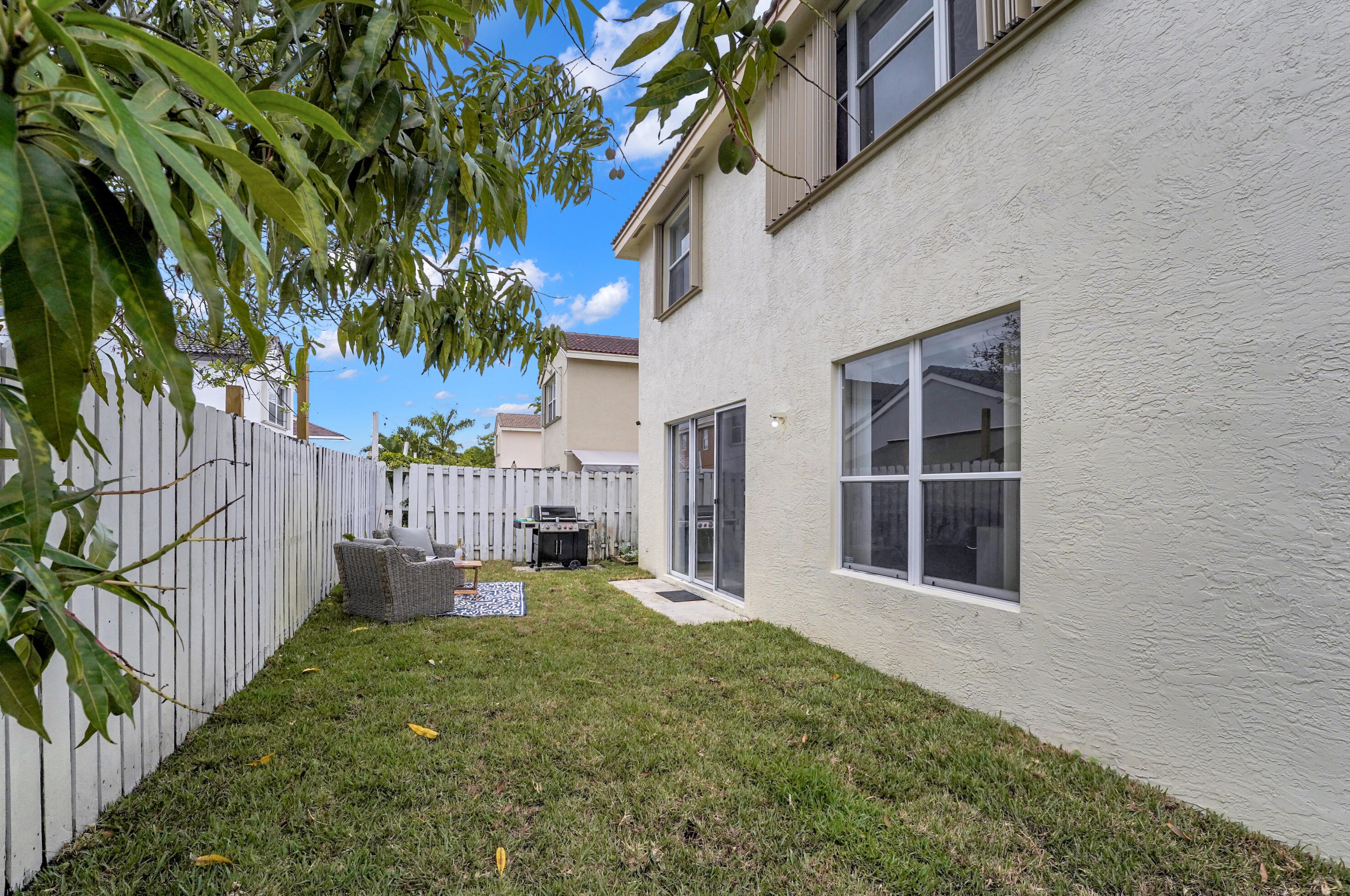 1924 149th Ave, Hollywood FL  33027-4339 exterior