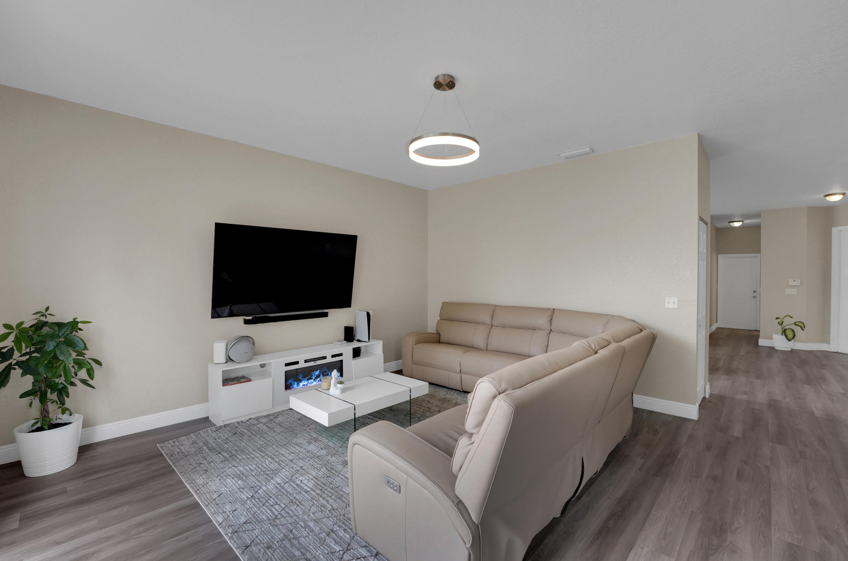 1924 149th Ave, Hollywood FL  33027-4339 exterior