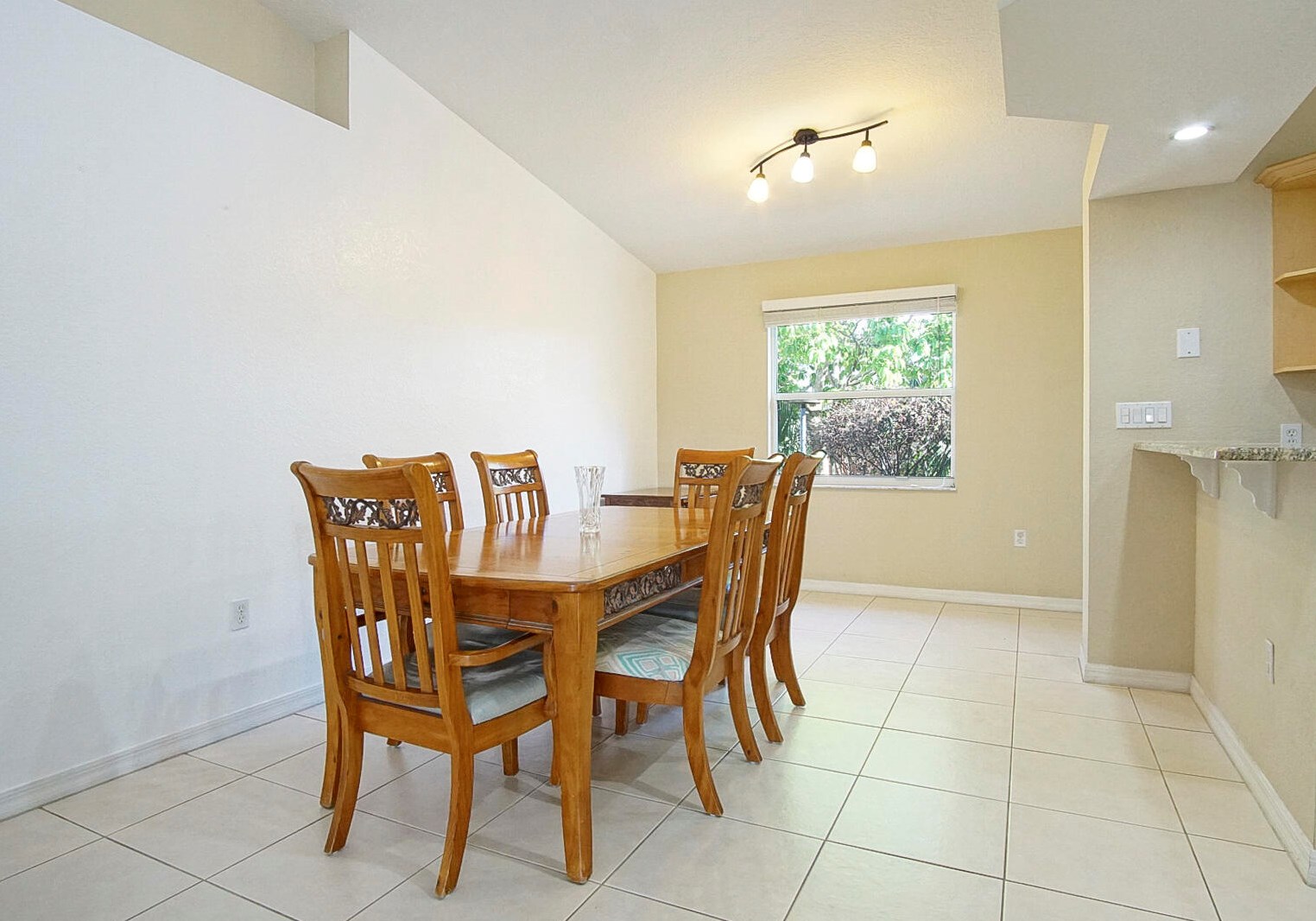 938 Mccracken Ave, Fort Pierce FL 34953-3936 exterior