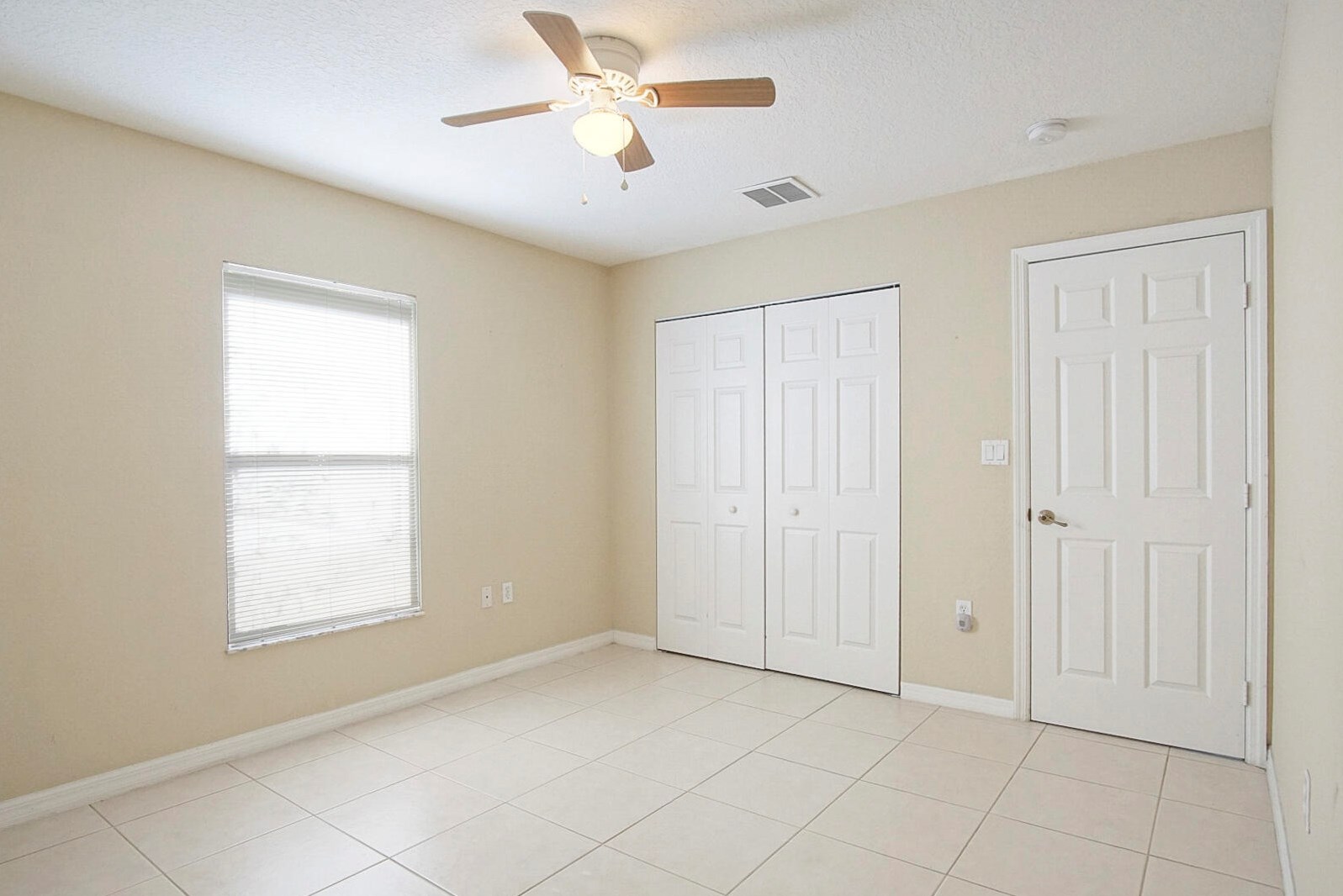 938 Mccracken Ave, Fort Pierce FL 34953-3936 exterior